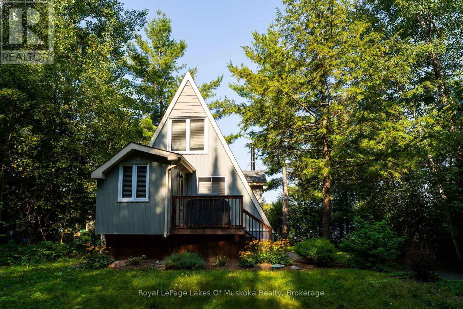 












1025 MCCABE ROAD

,
Lake of Bays (Mclean),




Ontario
P0B1A0

