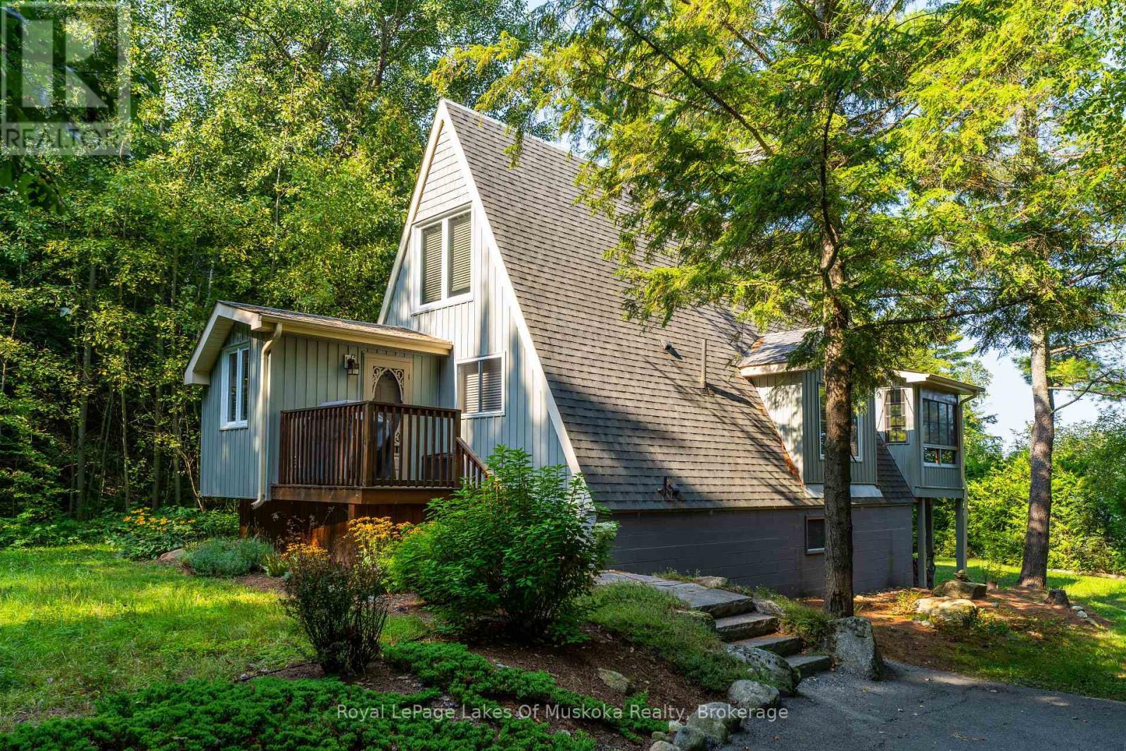 












1025 MCCABE ROAD

,
Lake of Bays (Mclean),




Ontario
P0B1A0

