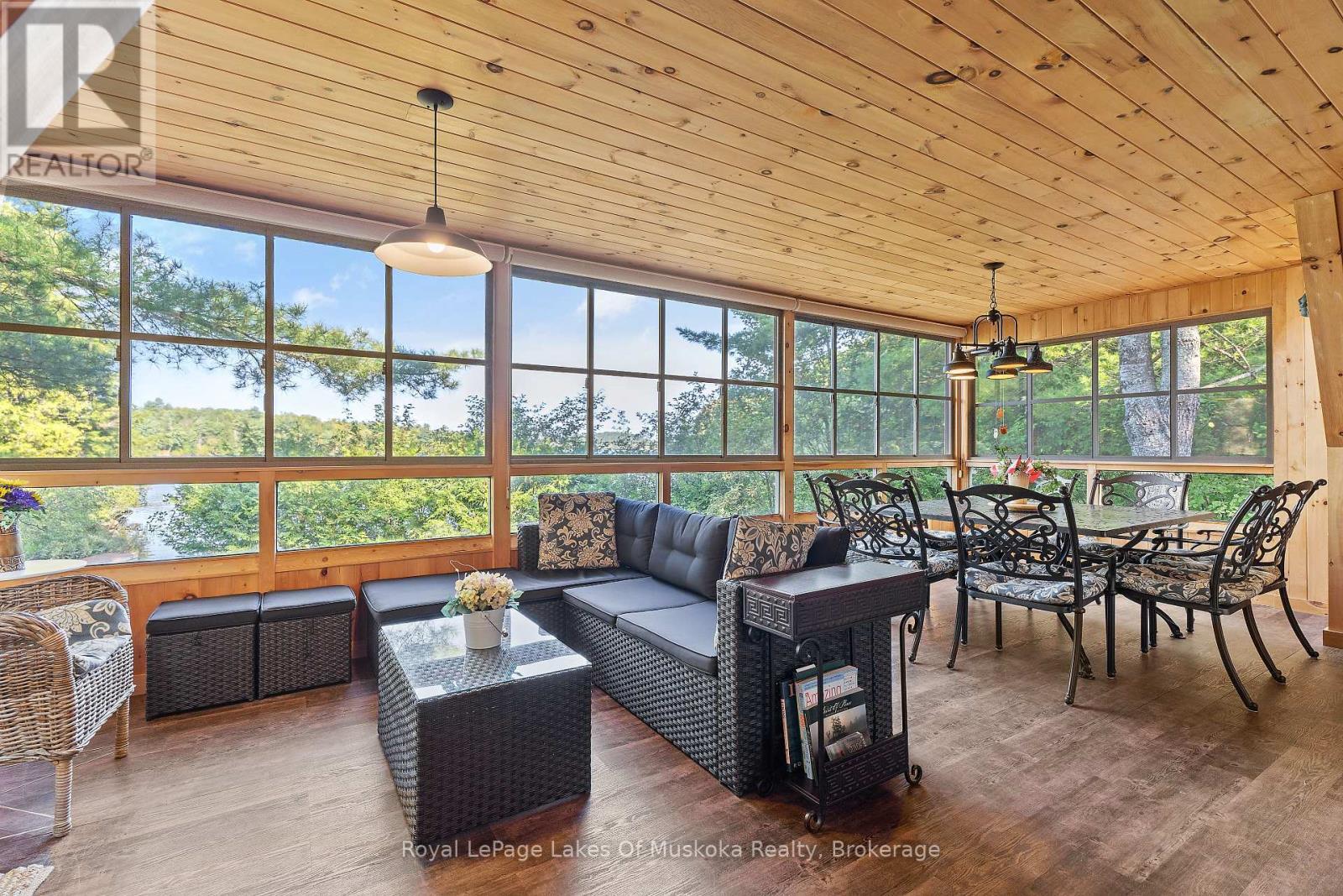 












1025 MCCABE ROAD

,
Lake of Bays (Mclean),




Ontario
P0B1A0

