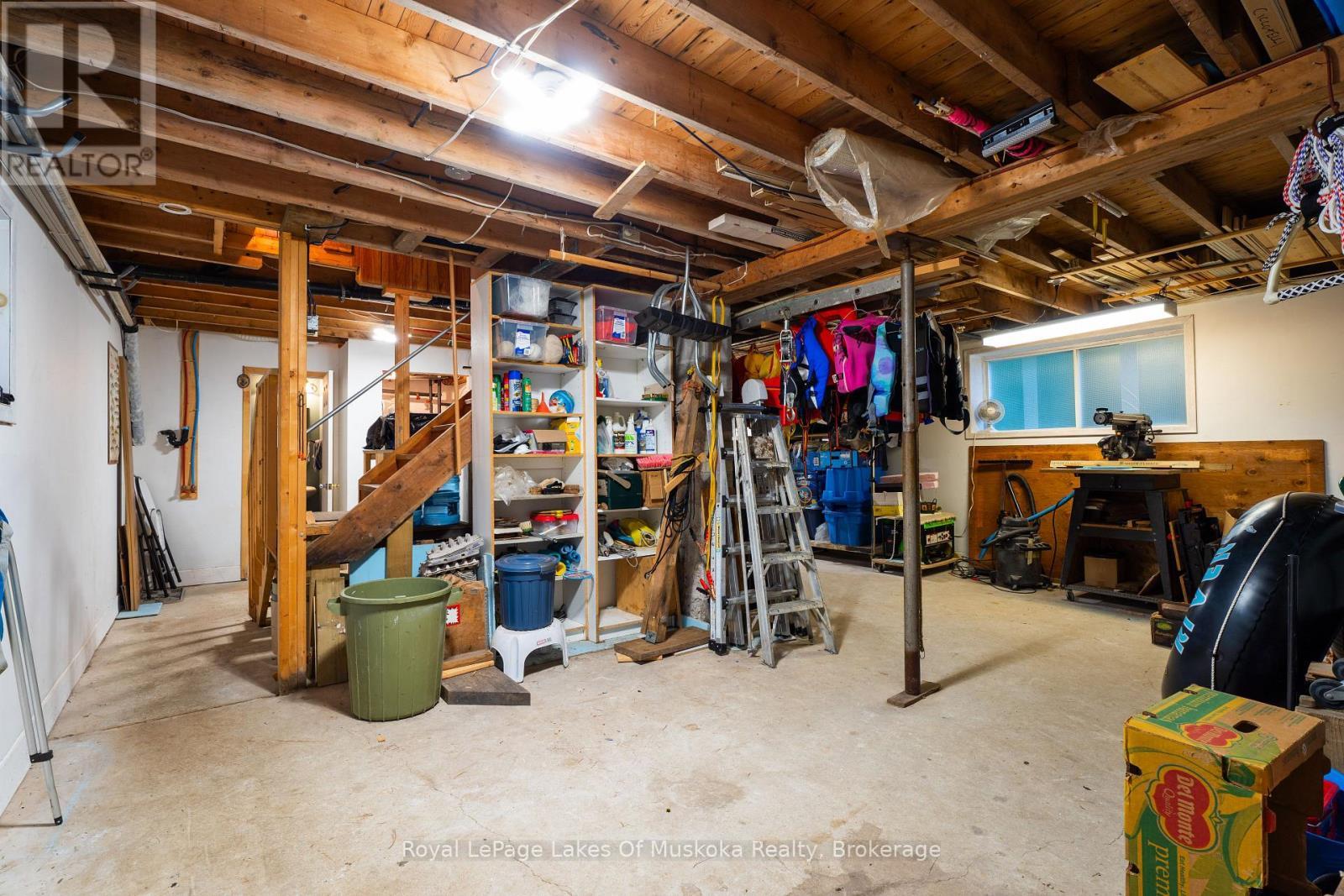 












1025 MCCABE ROAD

,
Lake of Bays (Mclean),




Ontario
P0B1A0

