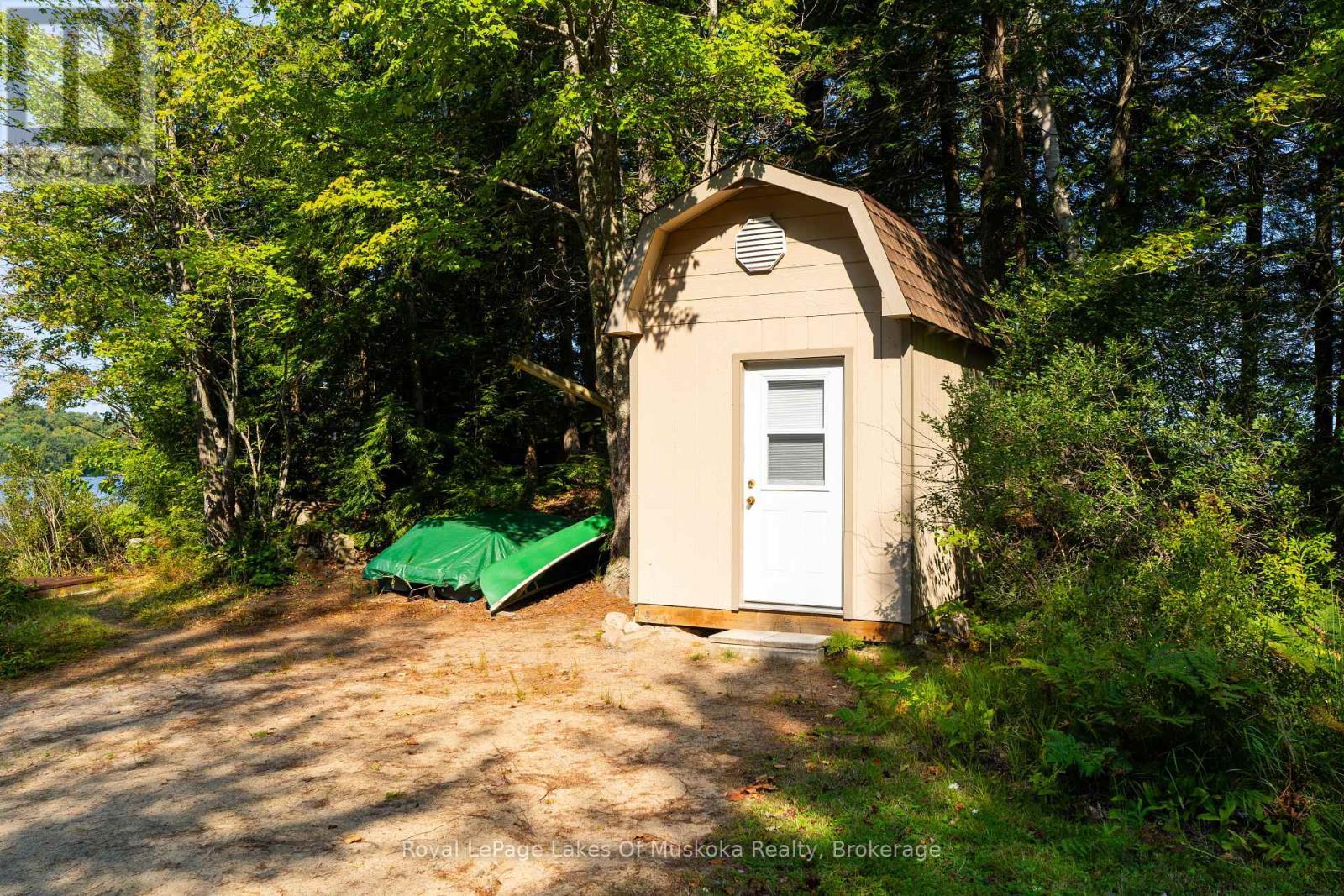 












1025 MCCABE ROAD

,
Lake of Bays (Mclean),




Ontario
P0B1A0

