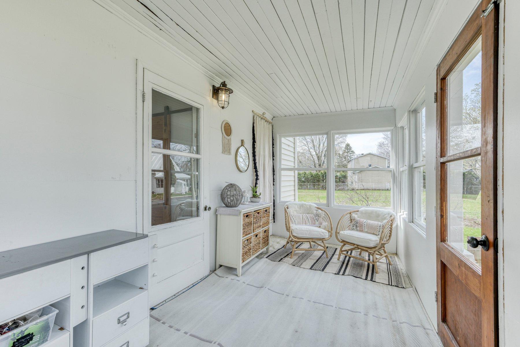 









371


Ch. Duhamel

,
Pincourt,




QC
J7W4E7

