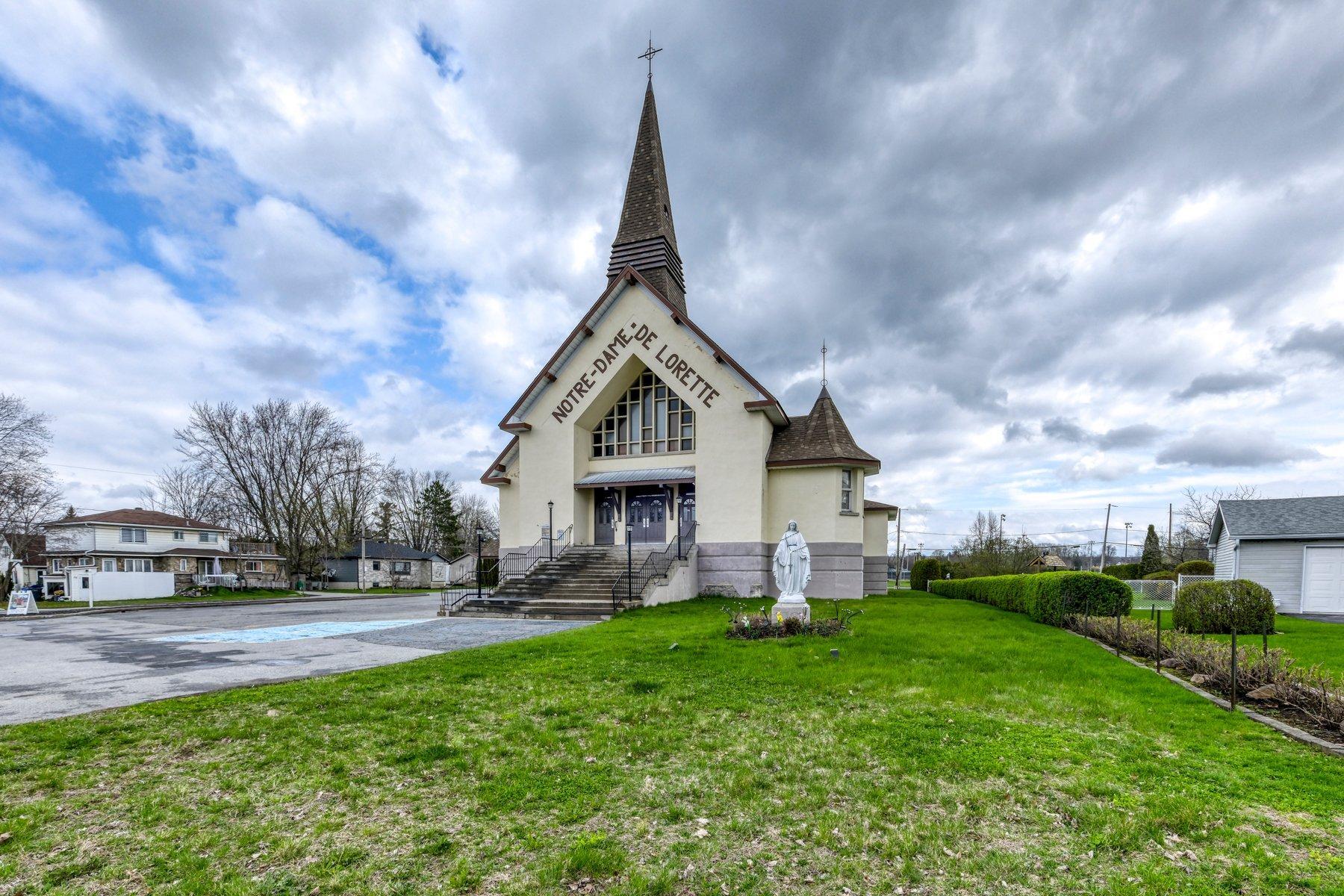 









371


Ch. Duhamel

,
Pincourt,




QC
J7W4E7

