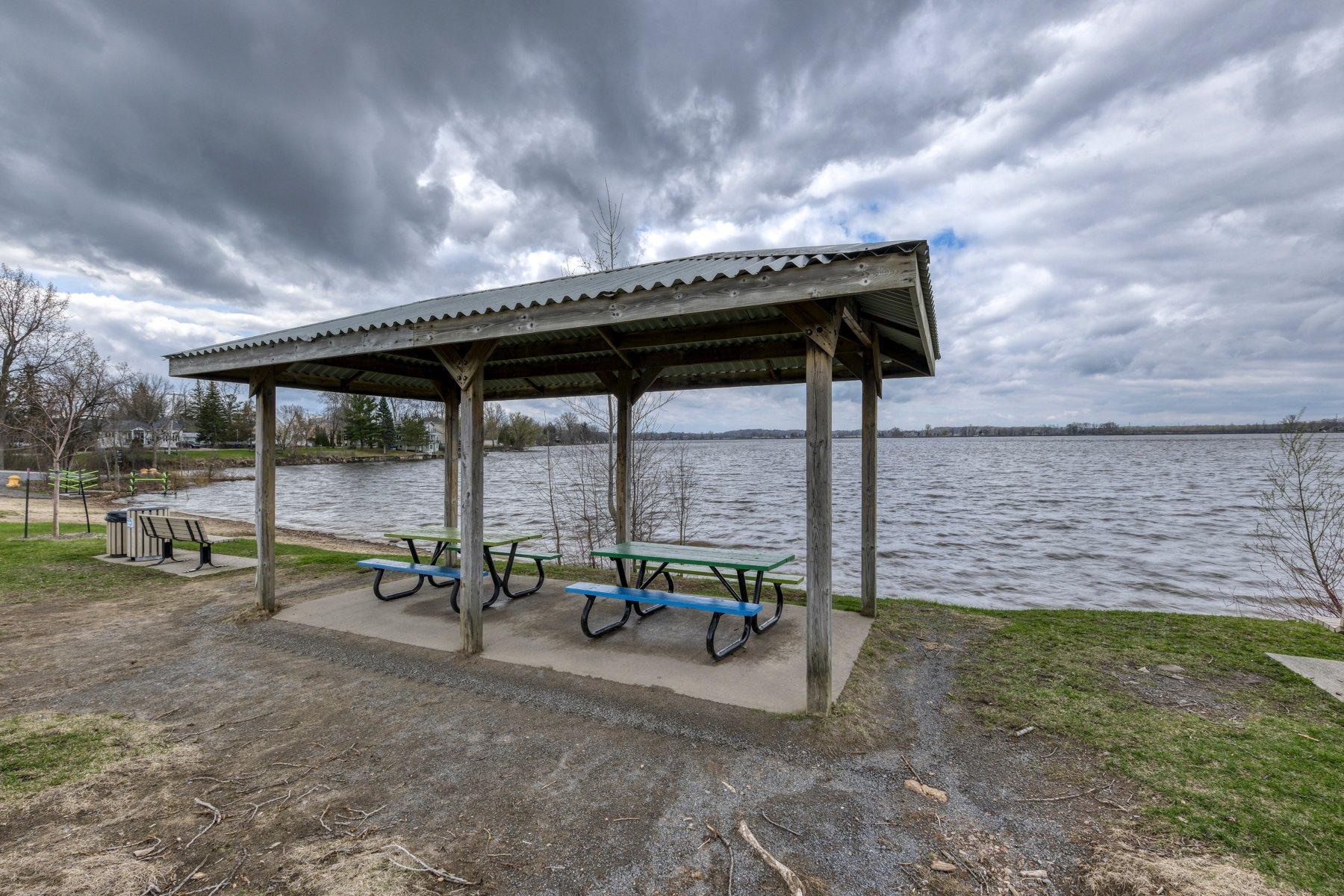









371


Ch. Duhamel

,
Pincourt,




QC
J7W4E7

