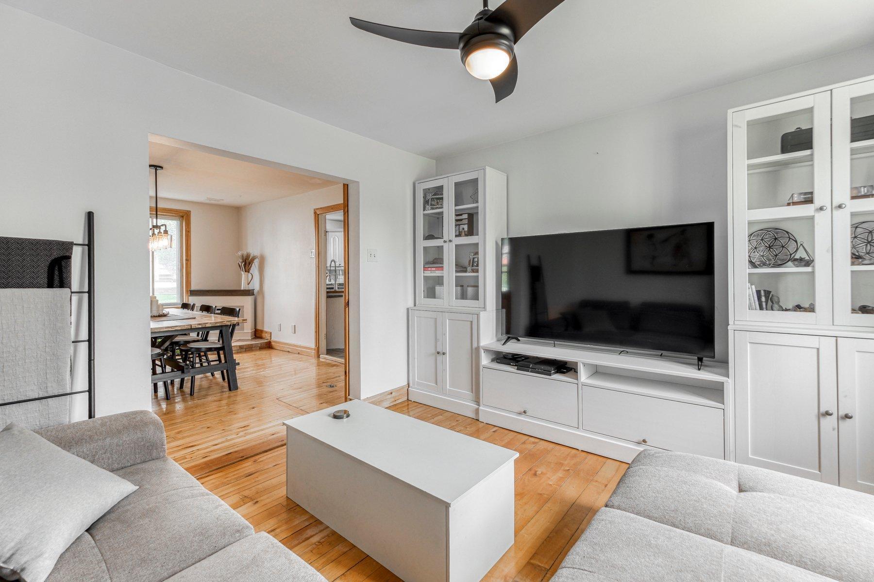 









371


Ch. Duhamel

,
Pincourt,




QC
J7W4E7

