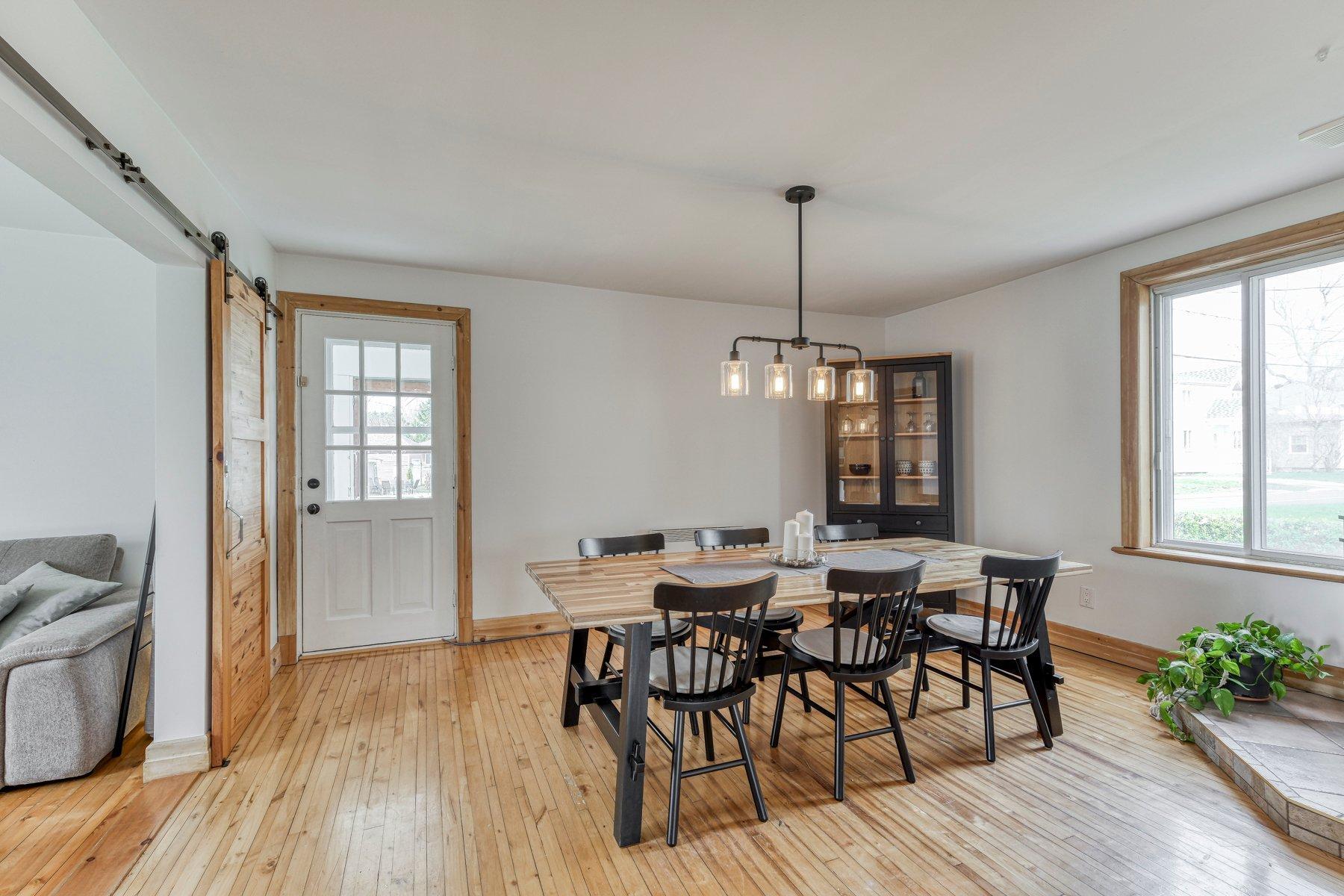 









371


Ch. Duhamel

,
Pincourt,




QC
J7W4E7


