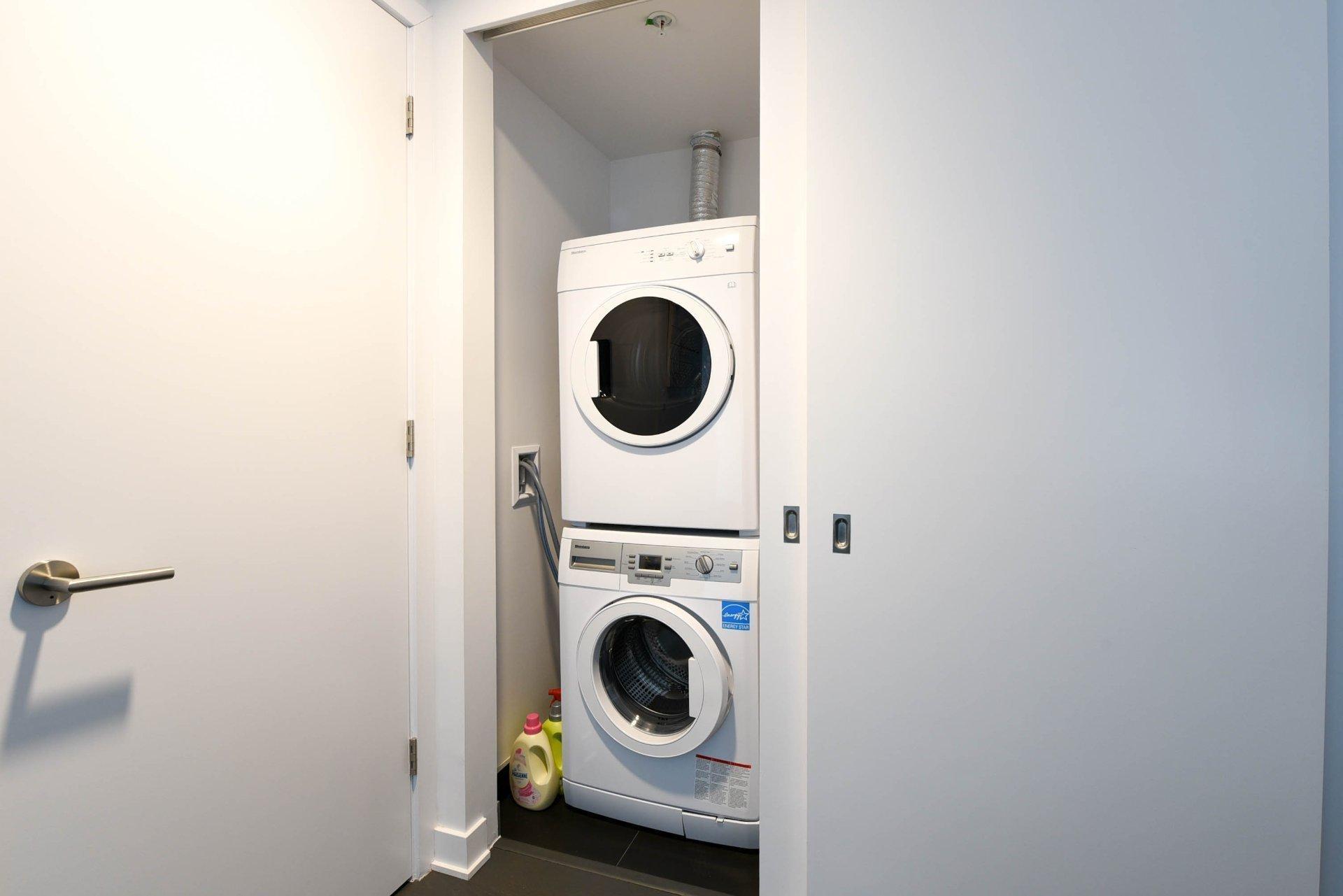 









1225


Rue Notre-Dame O.

, 624,
Montréal (Ville-Marie),




QC
H3C6S3

