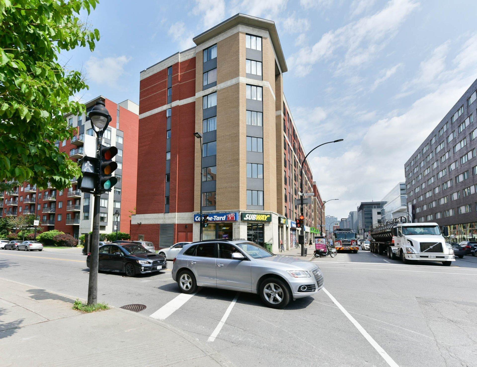 









1225


Rue Notre-Dame O.

, 624,
Montréal (Ville-Marie),




QC
H3C6S3

