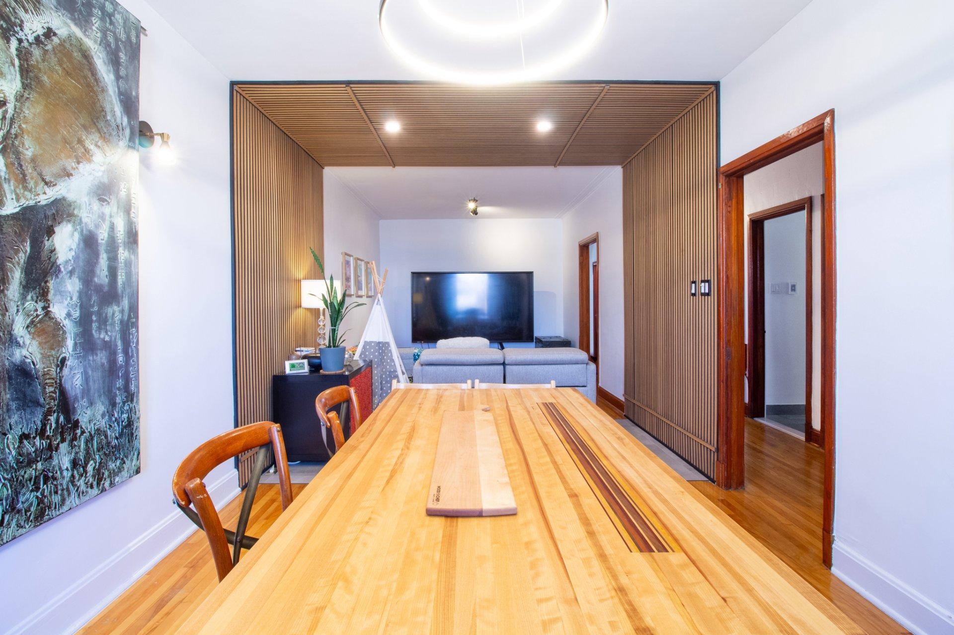 









8615


Rue Foucher

,
Montréal (Villeray/Saint-Michel/Parc-Extension),




QC
H2P2C3

