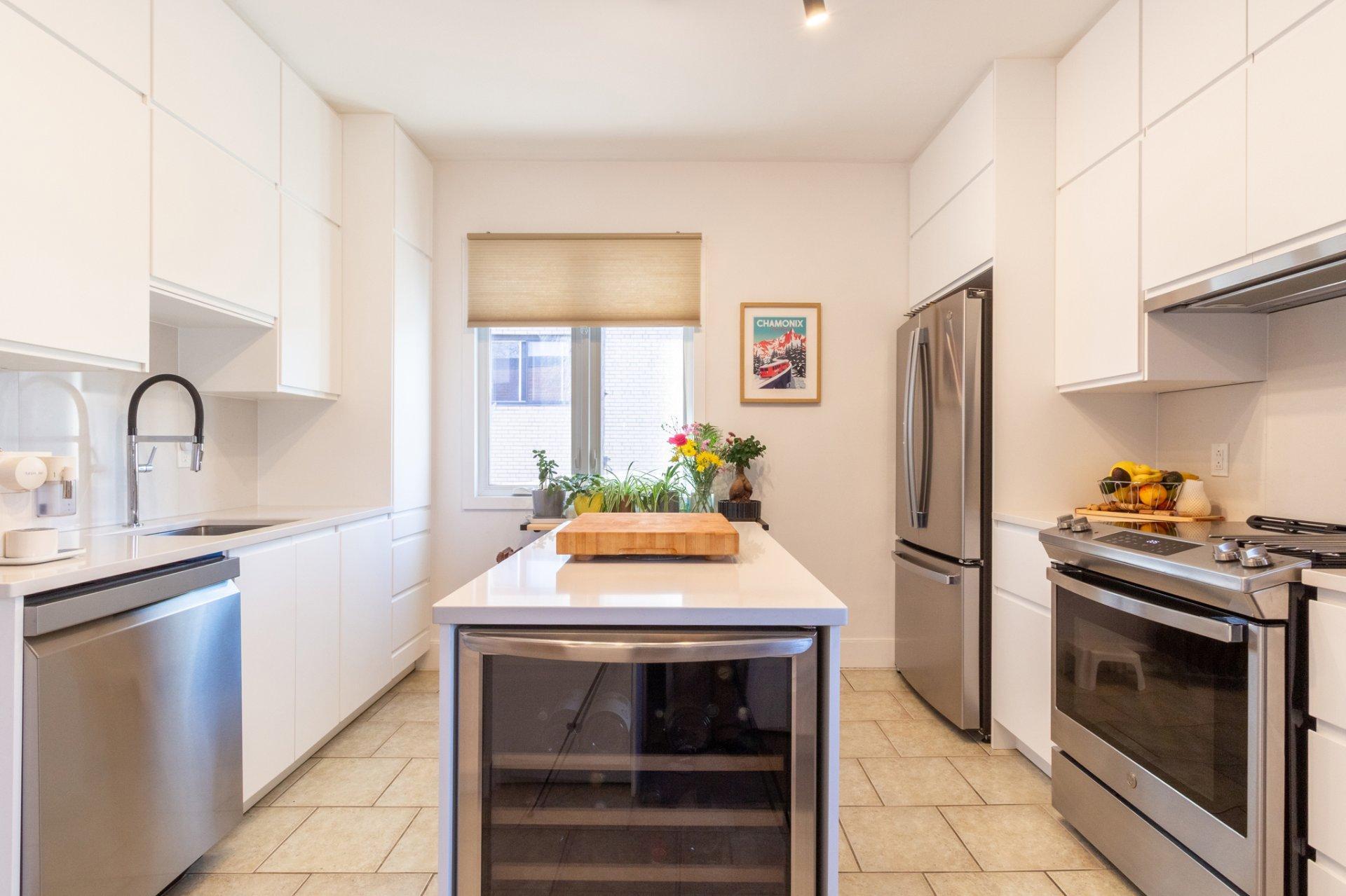 









8615


Rue Foucher

,
Montréal (Villeray/Saint-Michel/Parc-Extension),




QC
H2P2C3

