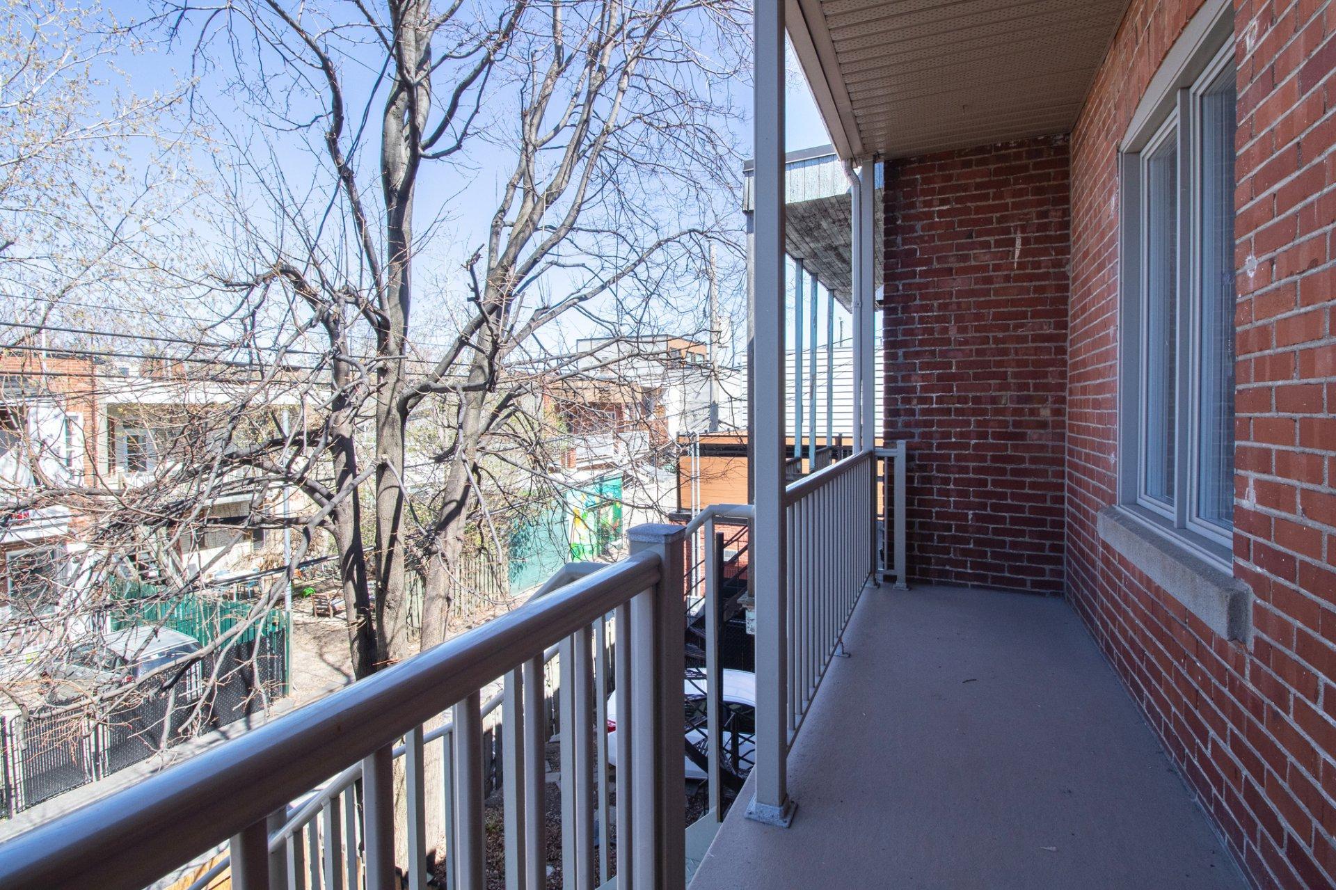 









8615


Rue Foucher

,
Montréal (Villeray/Saint-Michel/Parc-Extension),




QC
H2P2C3

