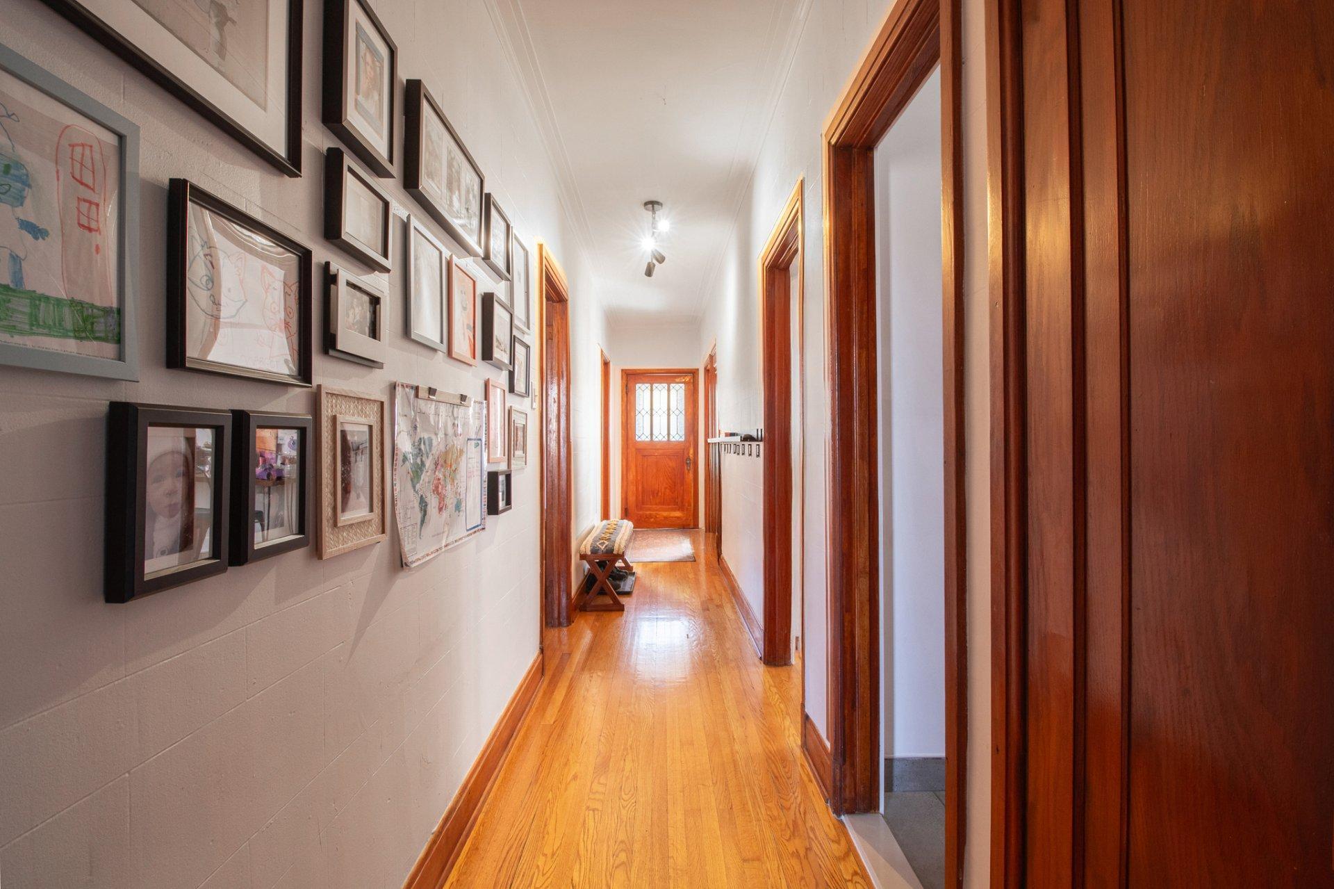 









8615


Rue Foucher

,
Montréal (Villeray/Saint-Michel/Parc-Extension),




QC
H2P2C3

