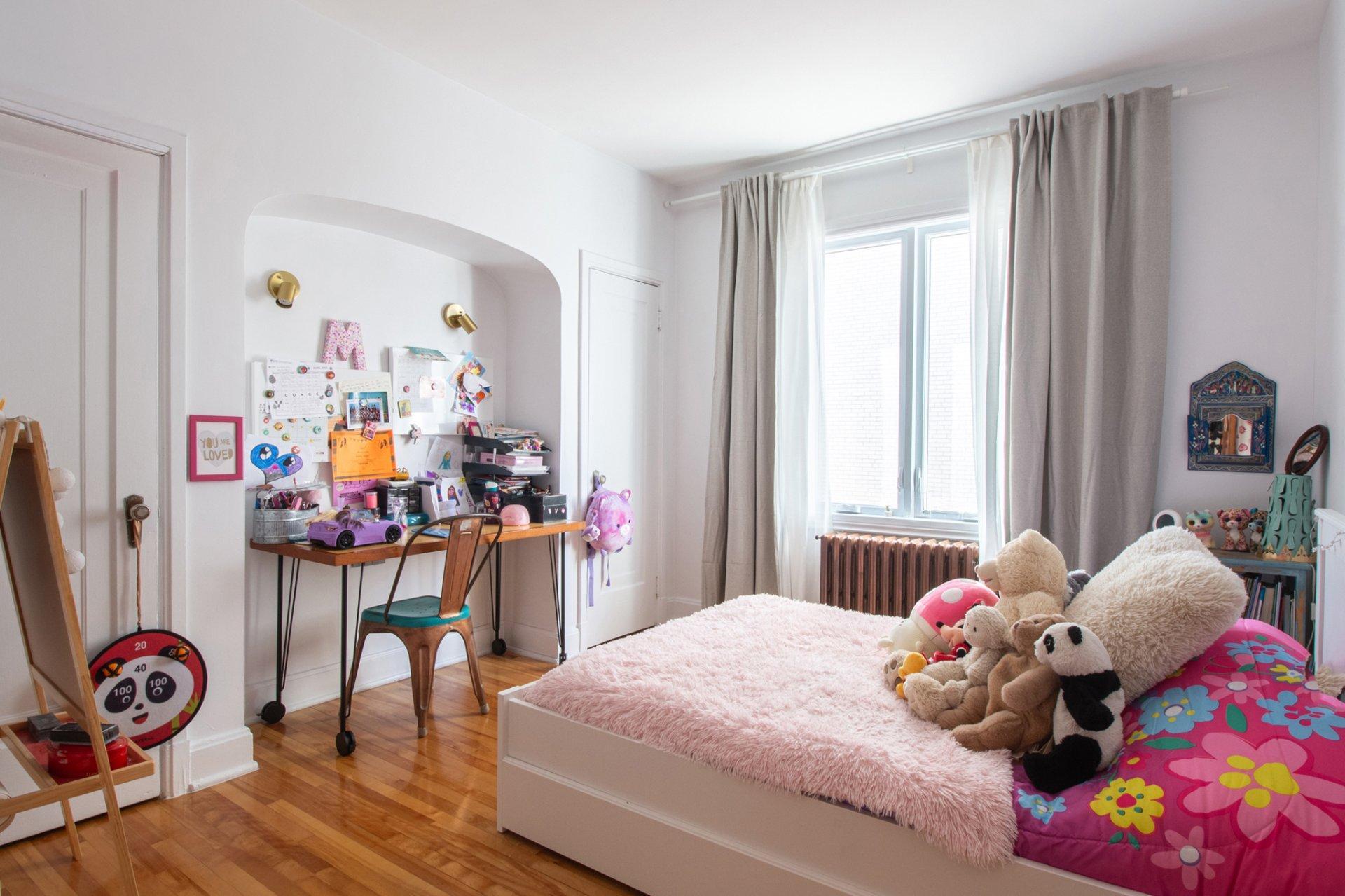 









8615


Rue Foucher

,
Montréal (Villeray/Saint-Michel/Parc-Extension),




QC
H2P2C3

