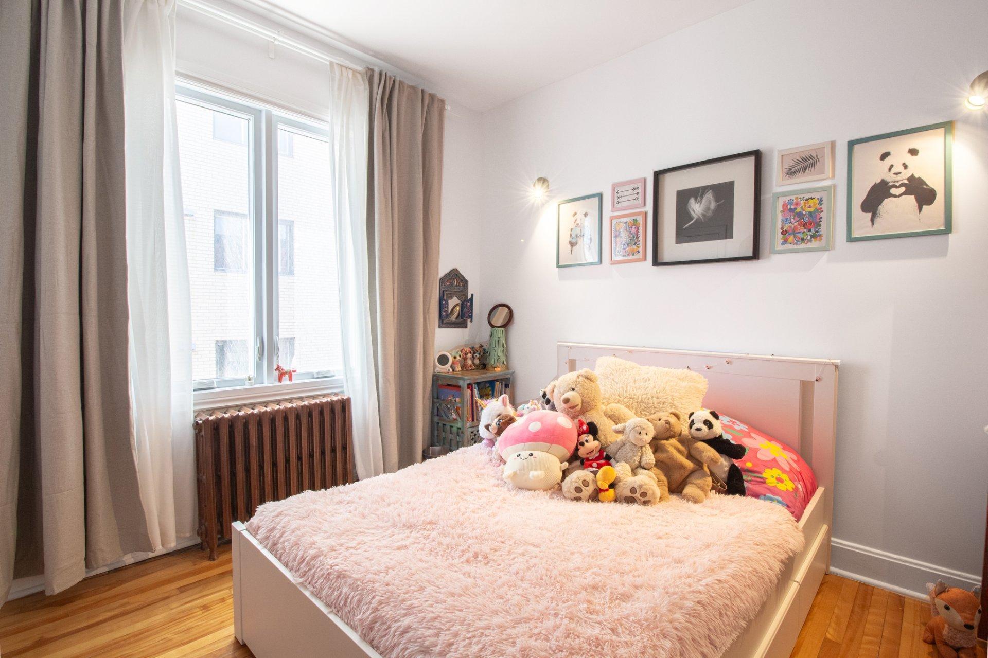 









8615


Rue Foucher

,
Montréal (Villeray/Saint-Michel/Parc-Extension),




QC
H2P2C3

