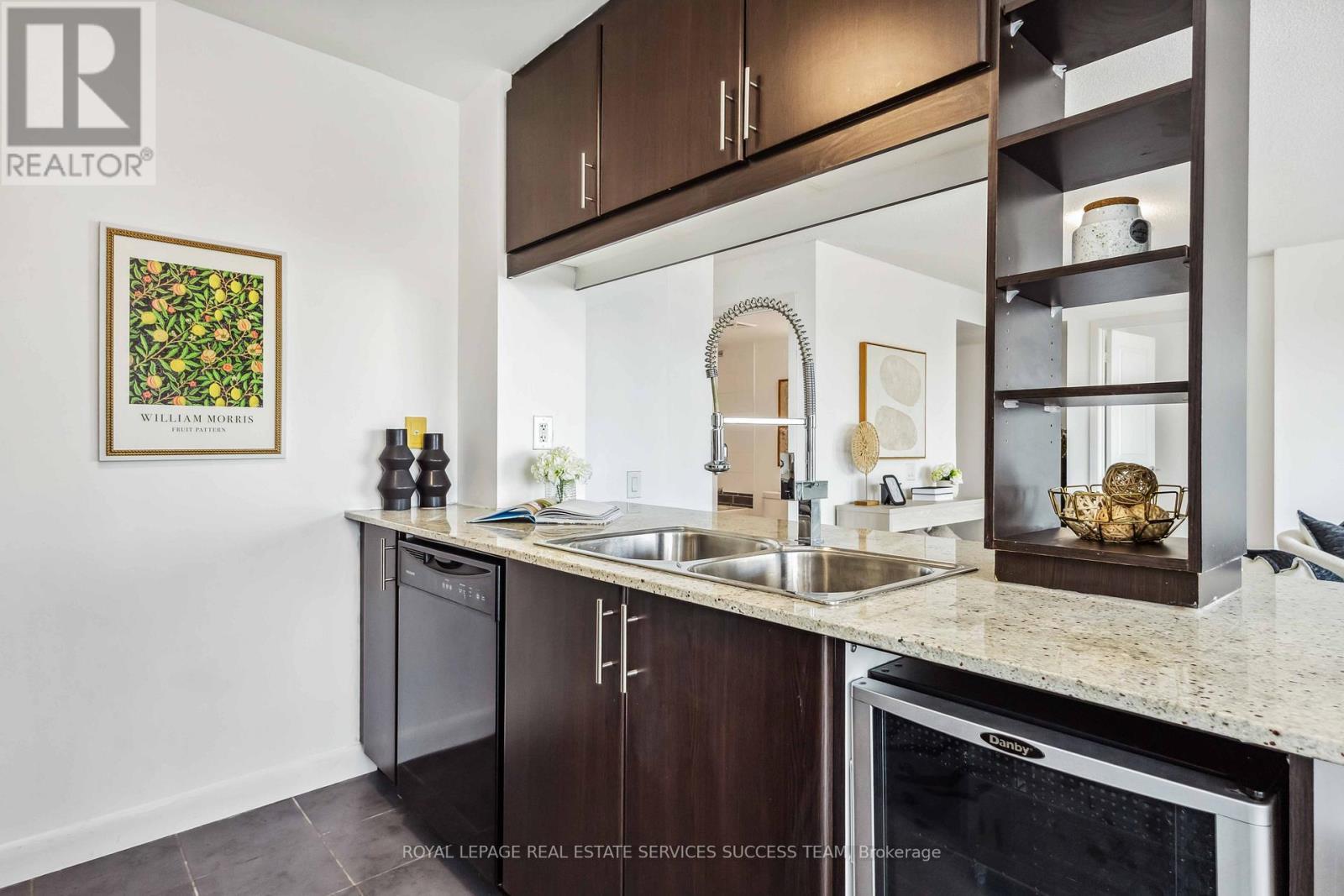 












1205 - 25 TOWN CENTRE COURT

,
Toronto,




Ontario
M1P0B4

