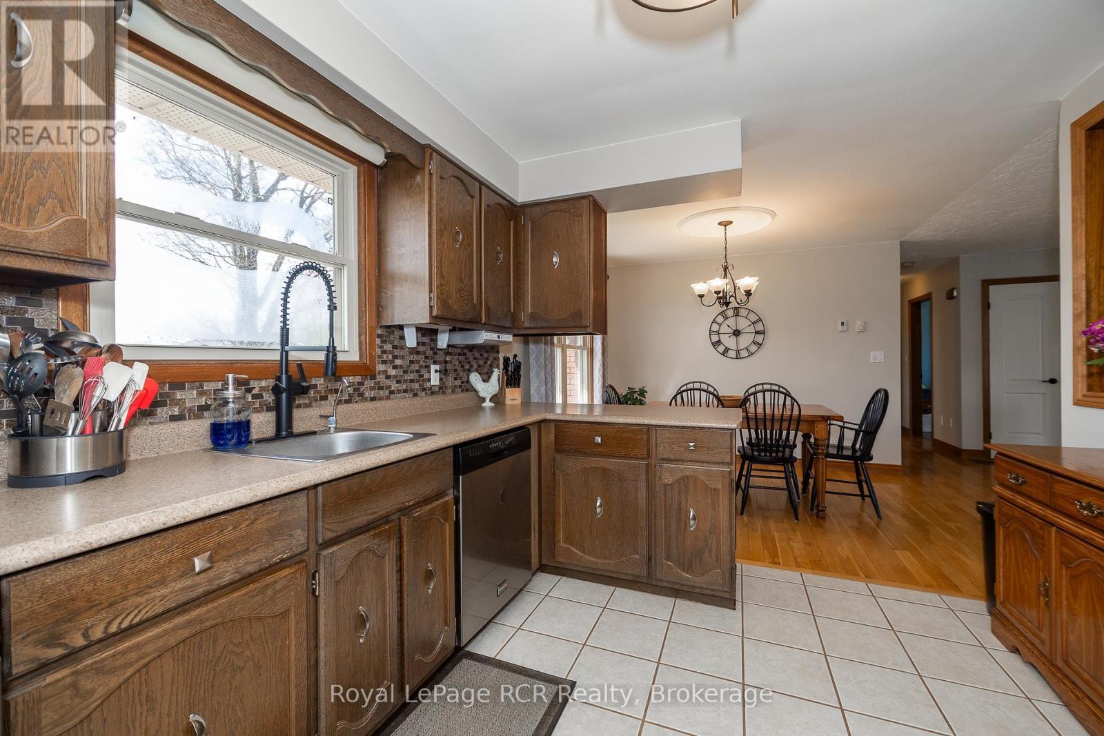












37 ALICE STREET

,
South Bruce,




Ontario
N0H1A0

