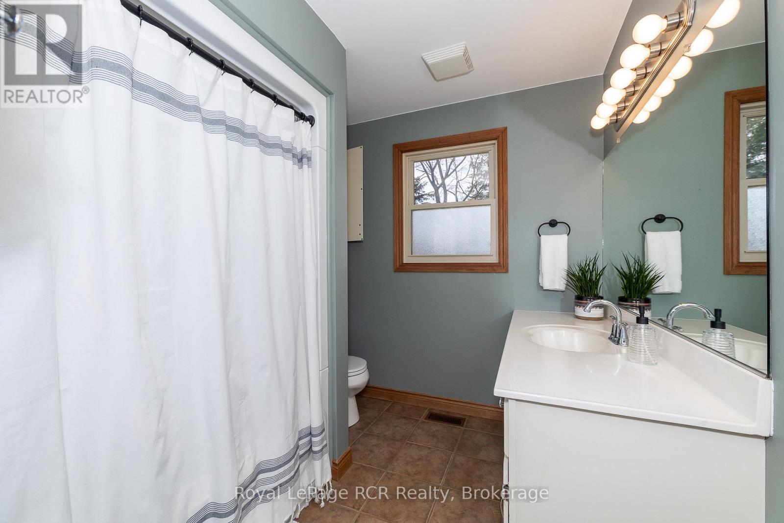 












37 ALICE STREET

,
South Bruce,




Ontario
N0H1A0

