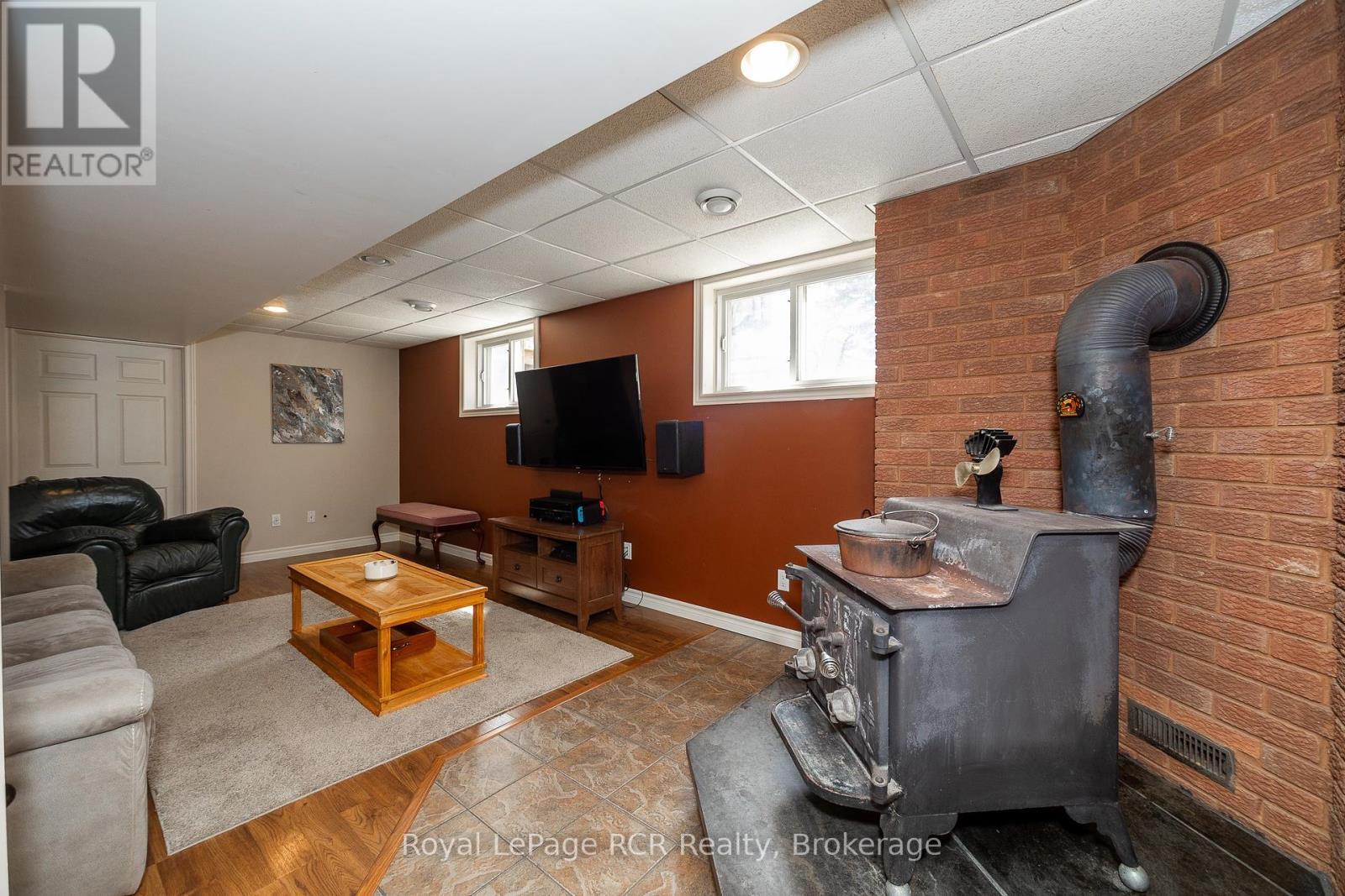 












37 ALICE STREET

,
South Bruce,




Ontario
N0H1A0

