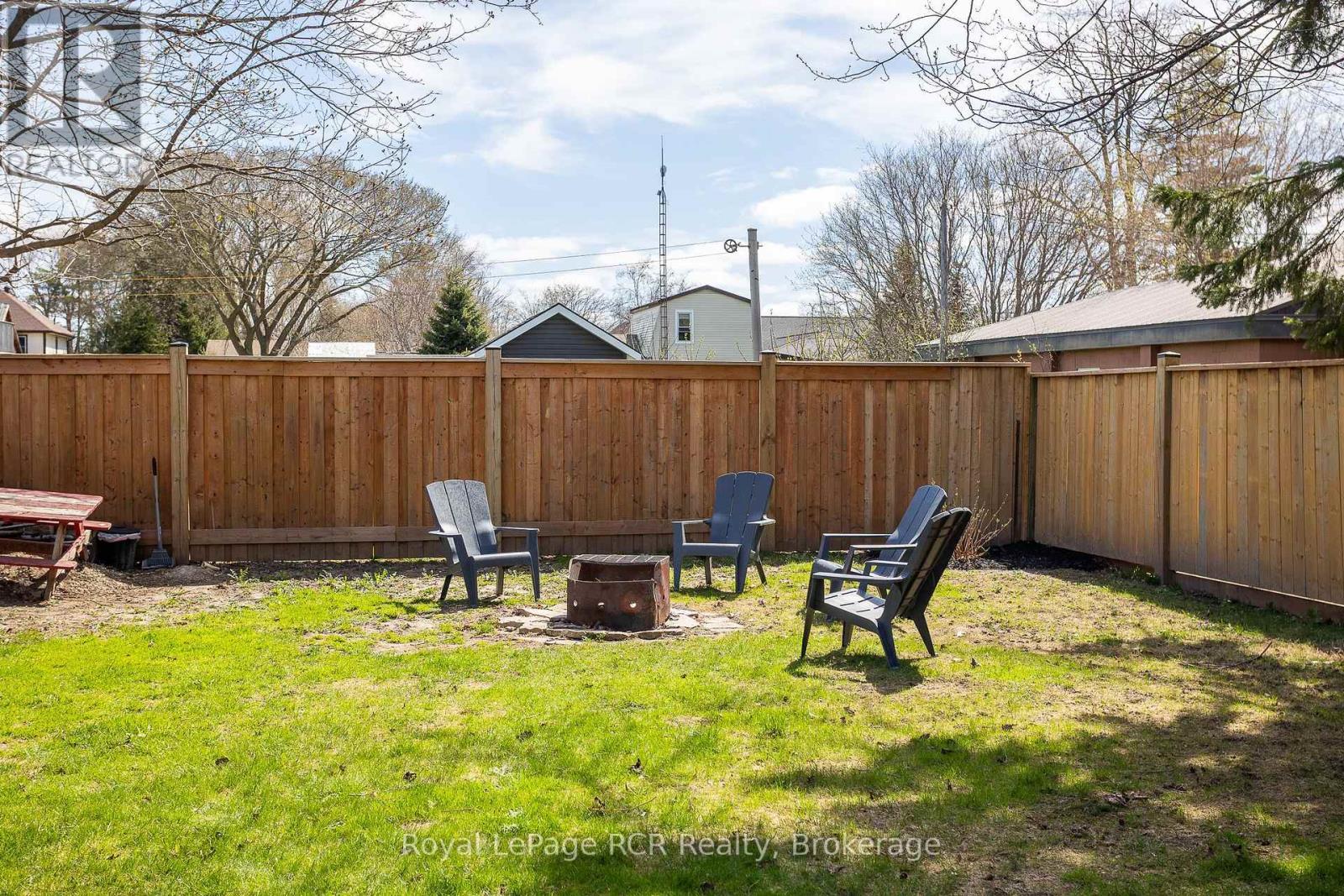 












37 ALICE STREET

,
South Bruce,




Ontario
N0H1A0

