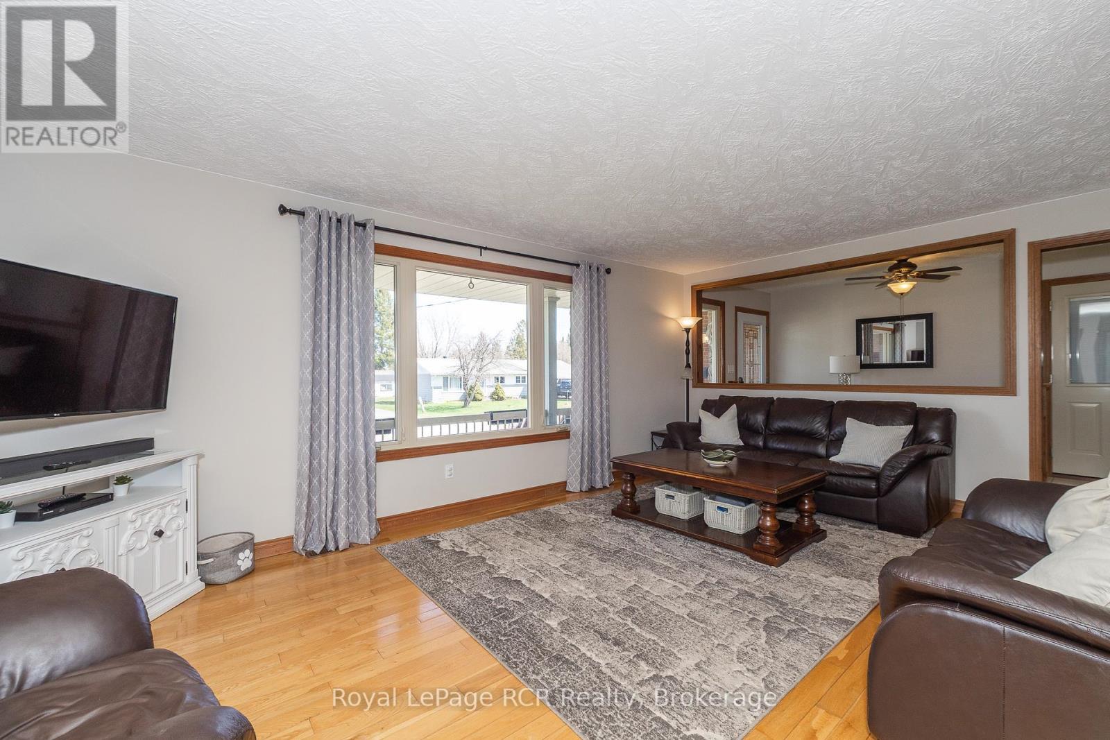 












37 ALICE STREET

,
South Bruce,




Ontario
N0H1A0

