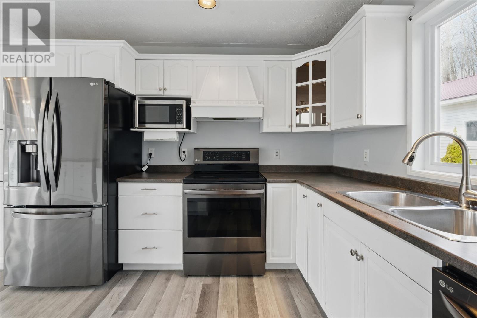 












1231 Lauzon Village RD

,
Algoma Mills,




Ontario
P0R1A0

