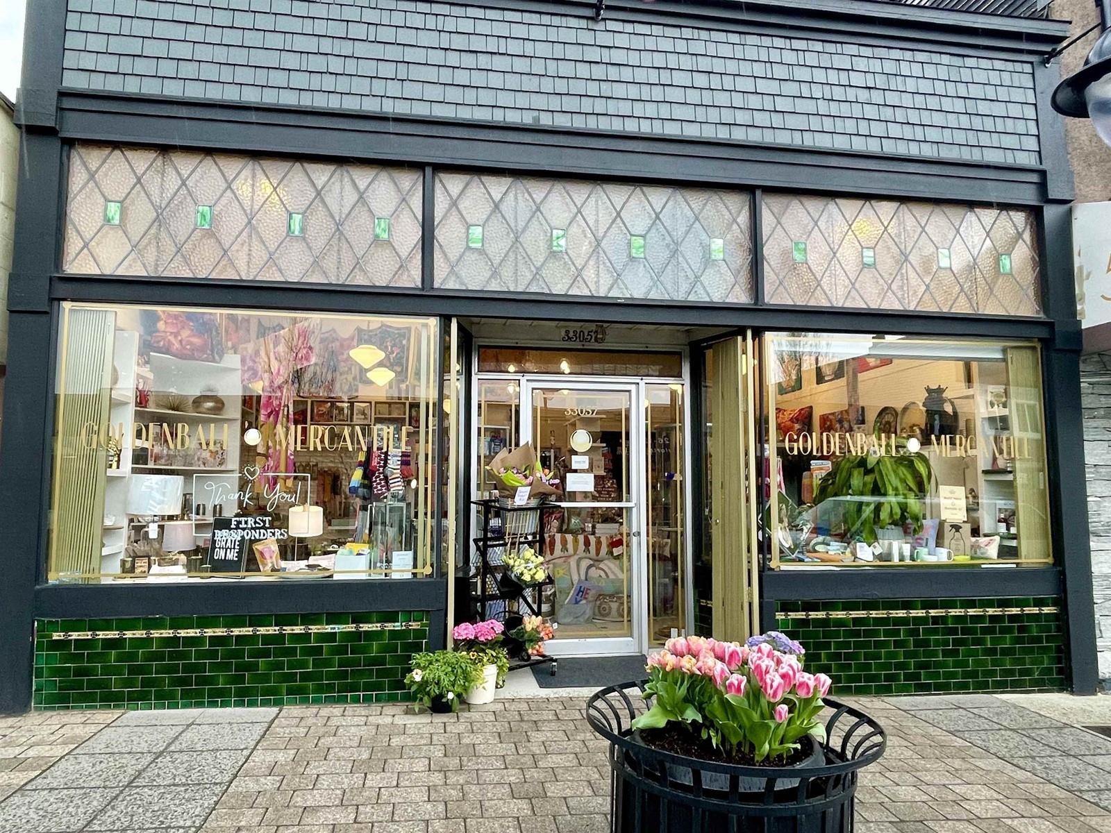 












33057 1 AVENUE

,
Mission,




British Columbia
V2V1G2

