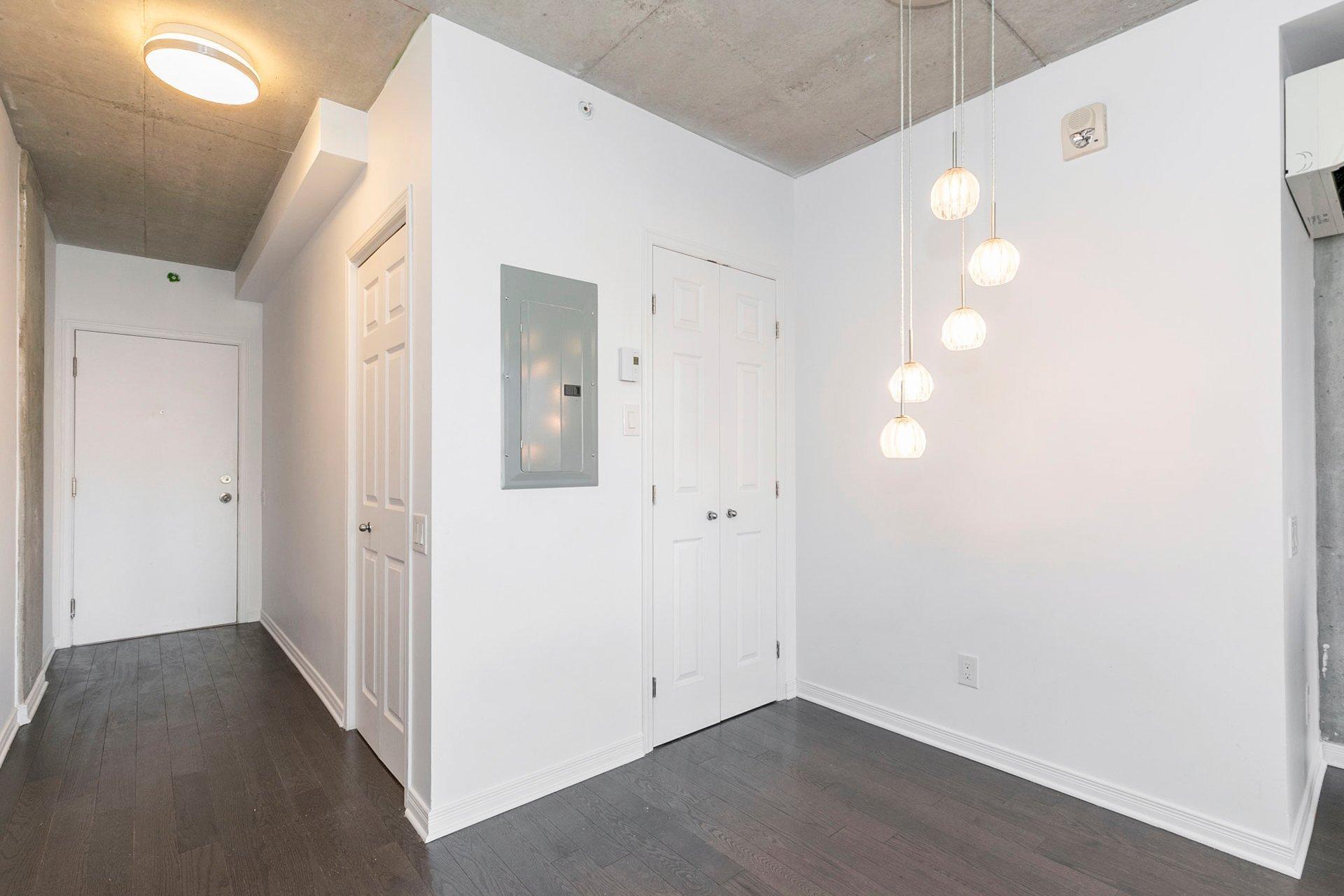 









1235


Rue Bishop

, 520,
Montréal (Ville-Marie),




QC
H3G0A6

