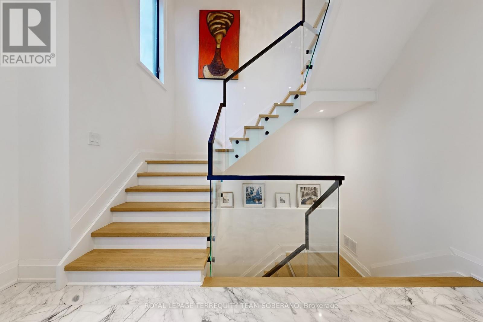 












308 RIDGEWOOD ROAD

,
Toronto,




Ontario
M1C2X2

