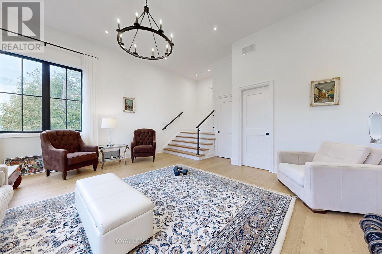 












308 RIDGEWOOD ROAD

,
Toronto,




Ontario
M1C2X2

