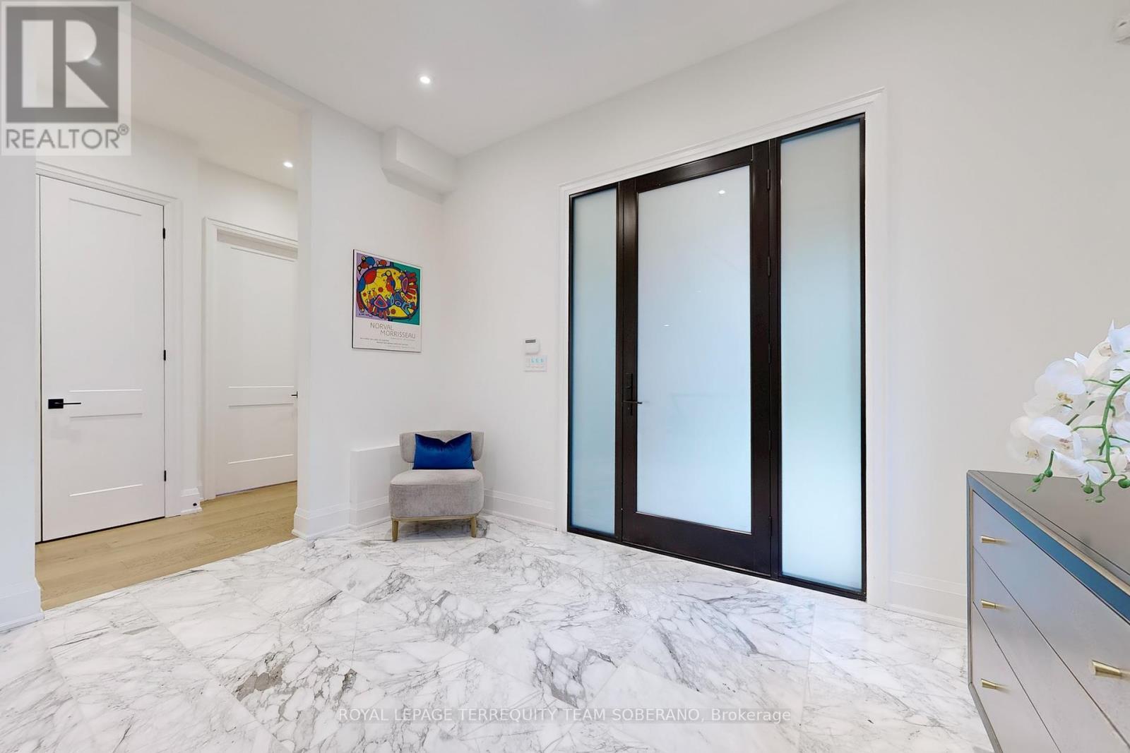 












308 RIDGEWOOD ROAD

,
Toronto,




Ontario
M1C2X2


