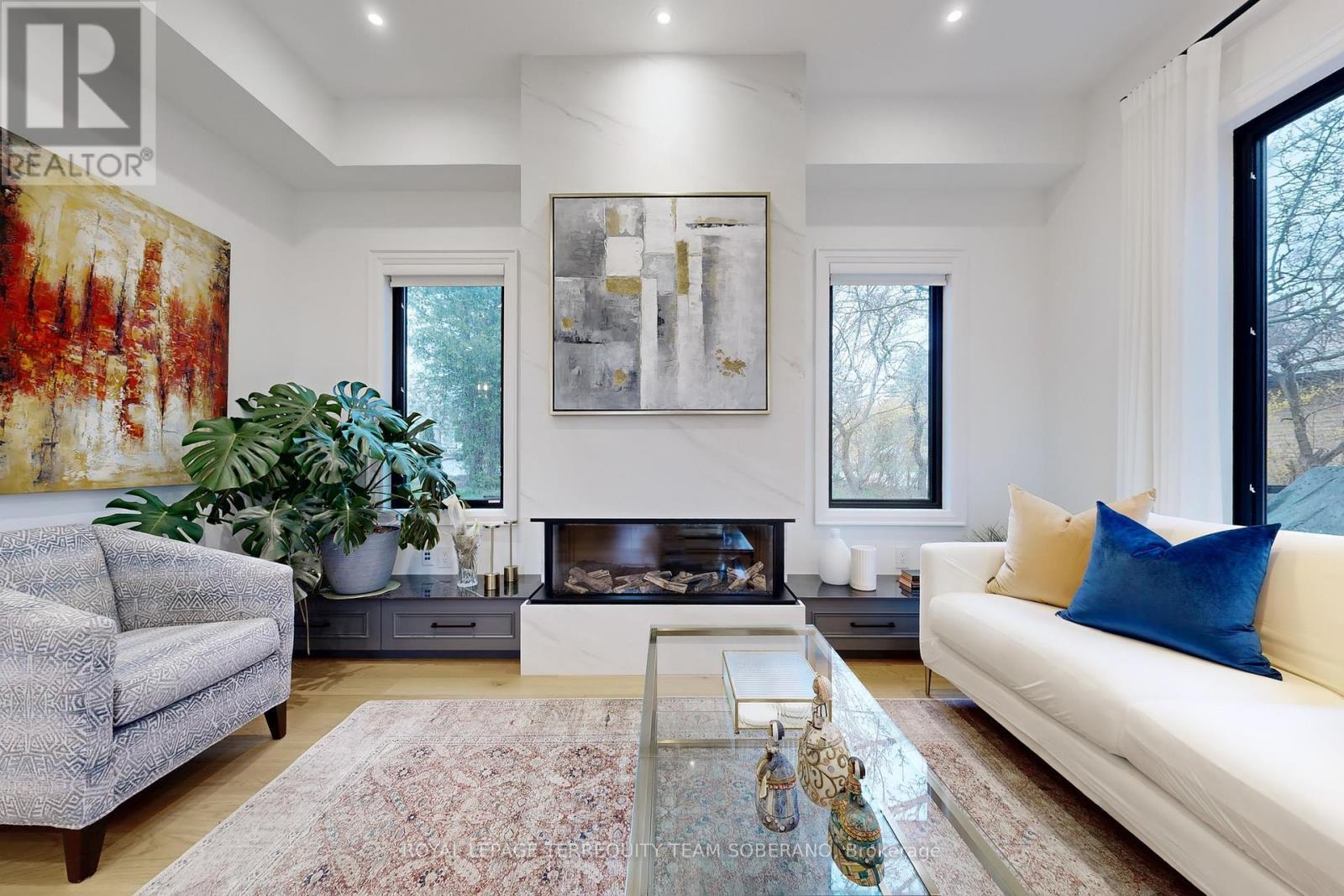 












308 RIDGEWOOD ROAD

,
Toronto,




Ontario
M1C2X2

