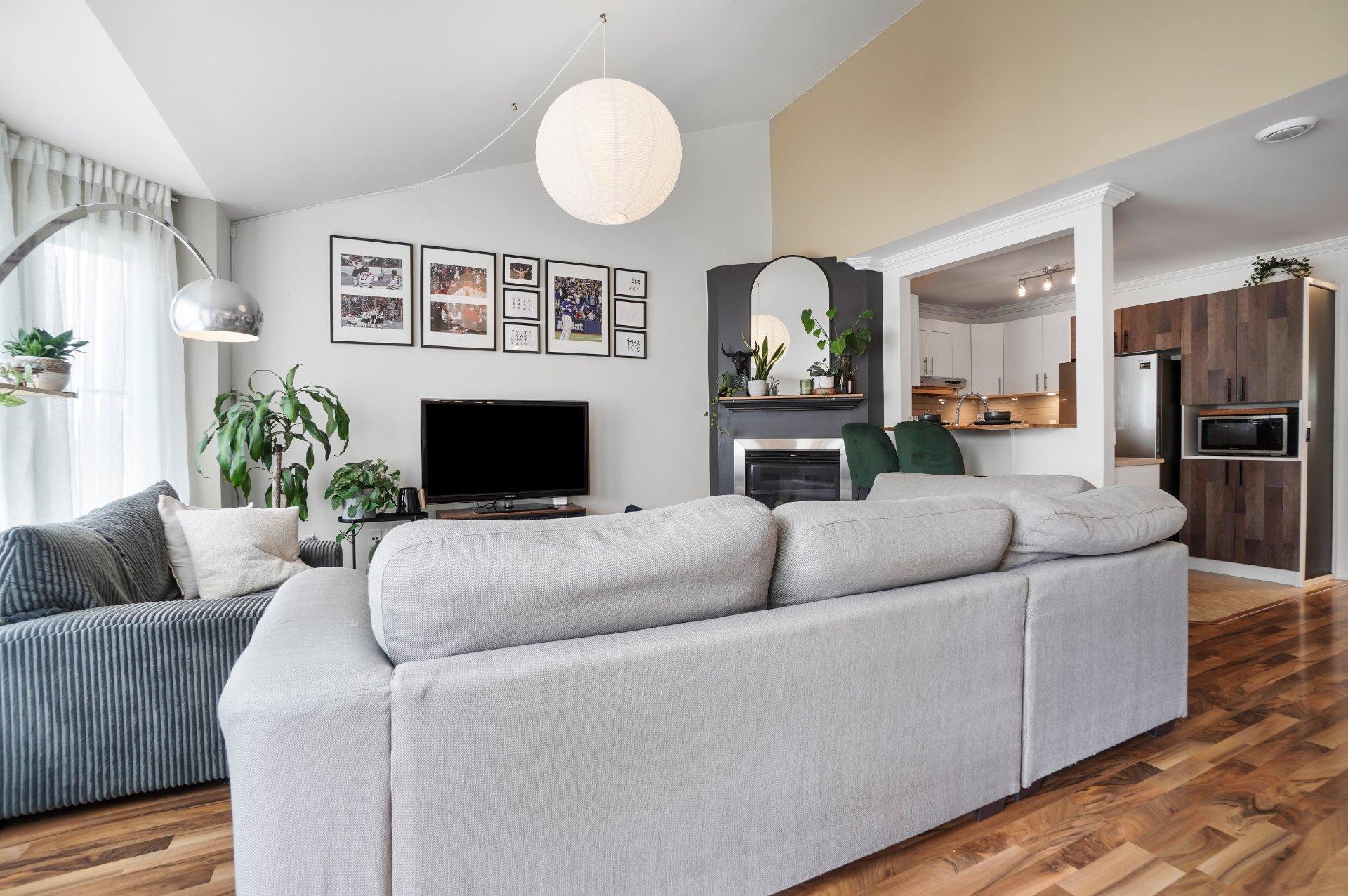 









6775


Av. Raoul

, 8,
Longueuil (Saint-Hubert),




QC
J3Y0A9

