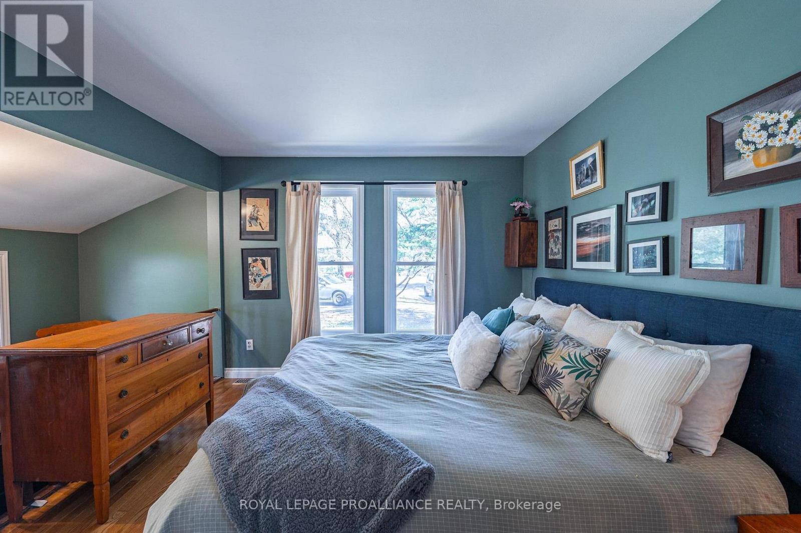 












280 PRESQU'ILE PARKWAY

,
Brighton,




Ontario
K0K1H0

