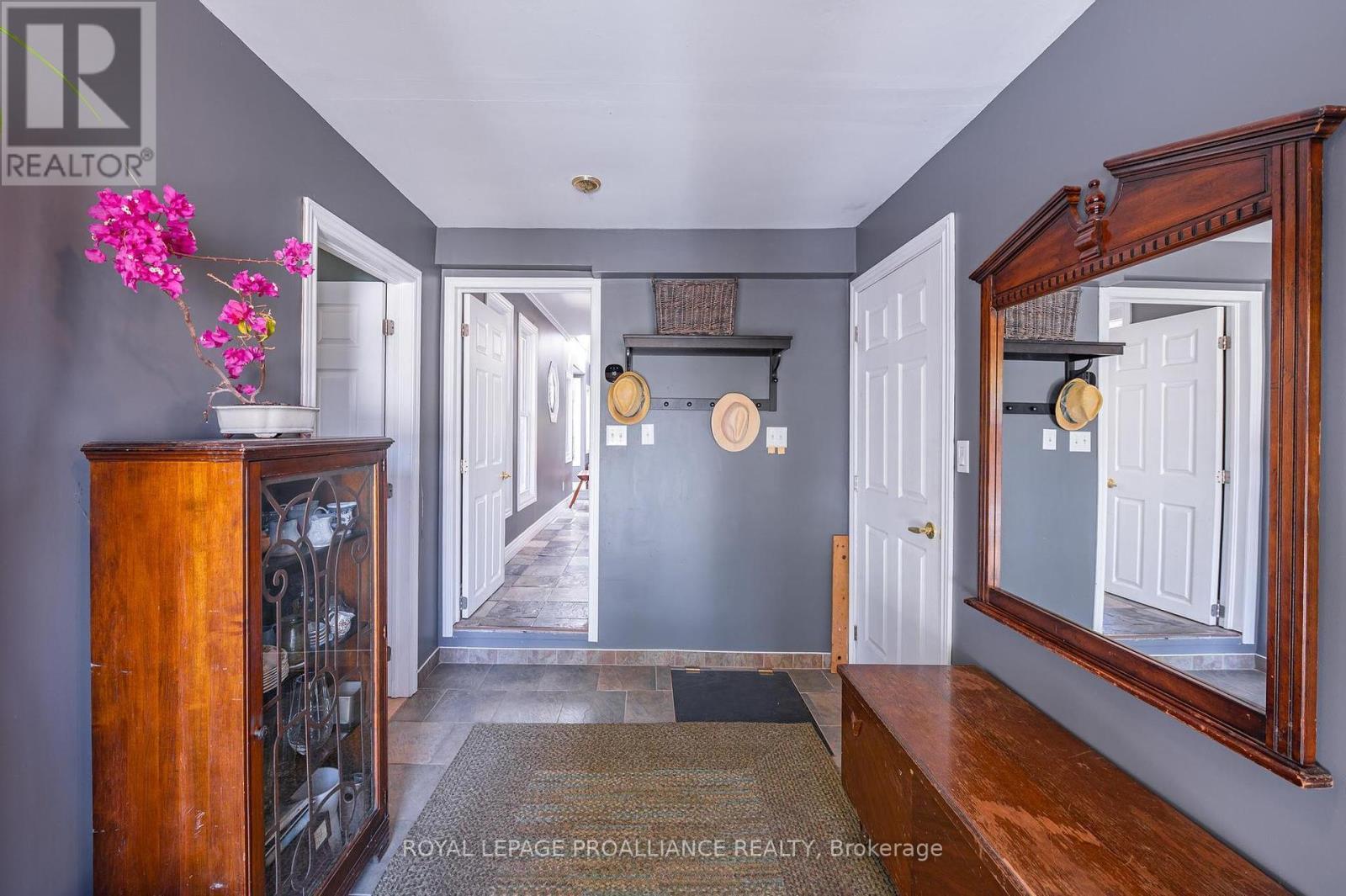 












280 PRESQU'ILE PARKWAY

,
Brighton,




Ontario
K0K1H0

