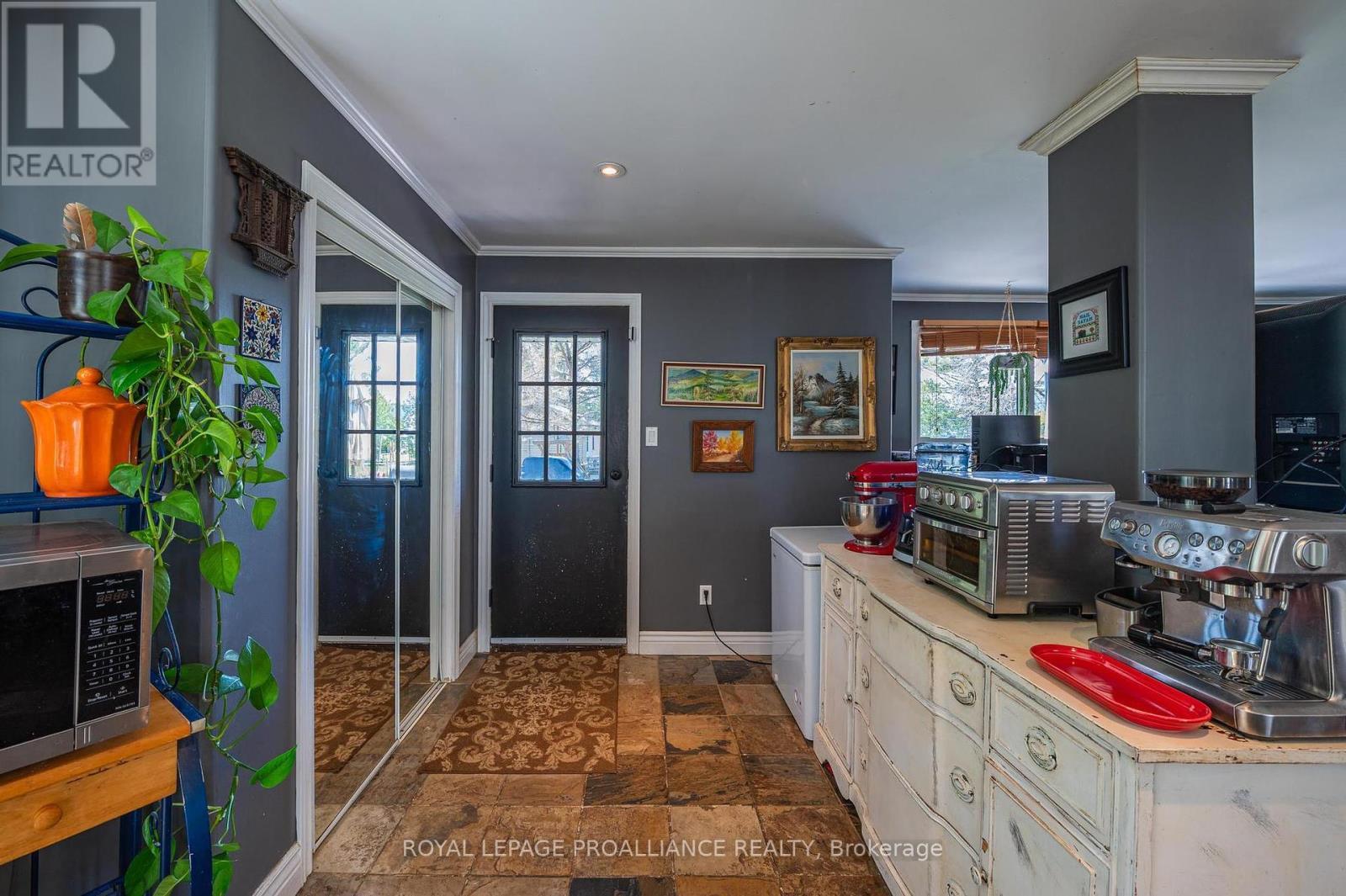 












280 PRESQU'ILE PARKWAY

,
Brighton,




Ontario
K0K1H0

