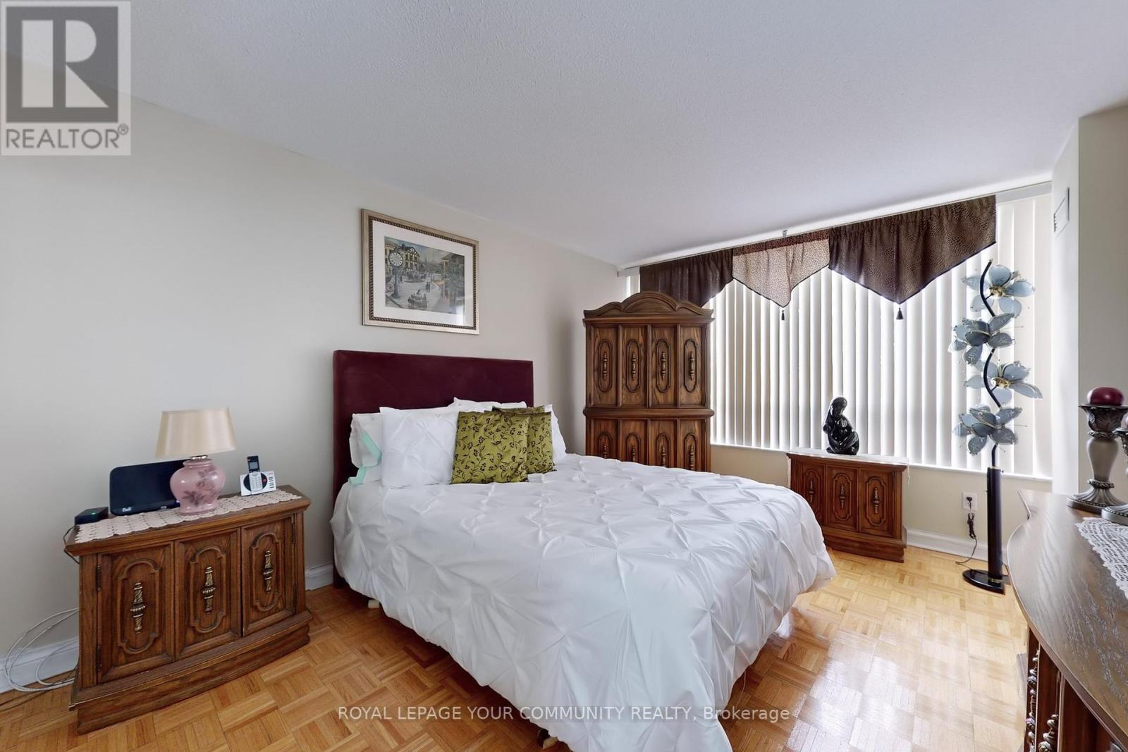 












404 - 24 HANOVER ROAD

,
Brampton,




Ontario
L6S5K8

