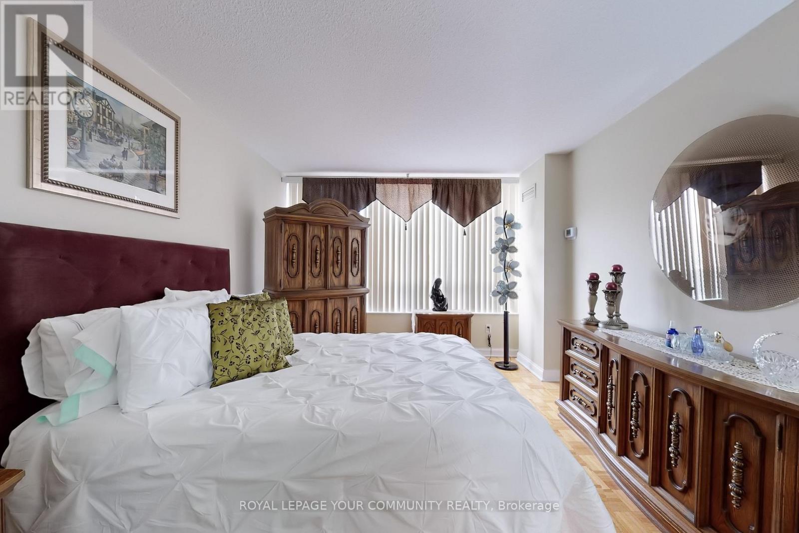 












404 - 24 HANOVER ROAD

,
Brampton,




Ontario
L6S5K8

