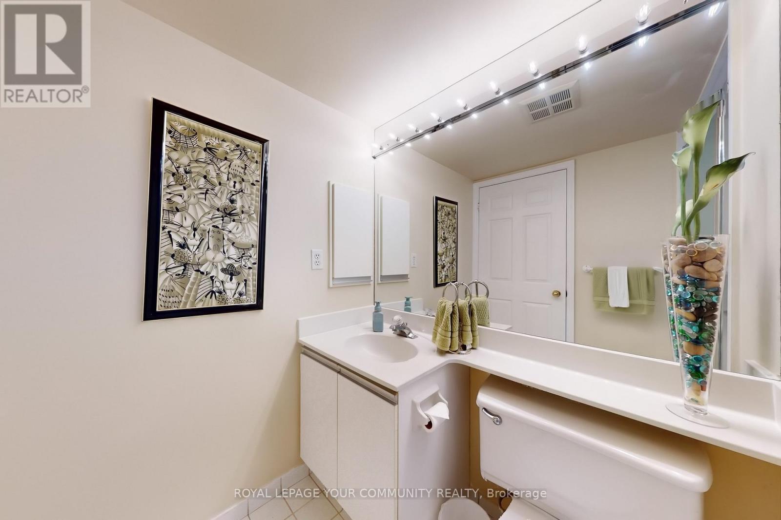 












404 - 24 HANOVER ROAD

,
Brampton,




Ontario
L6S5K8

