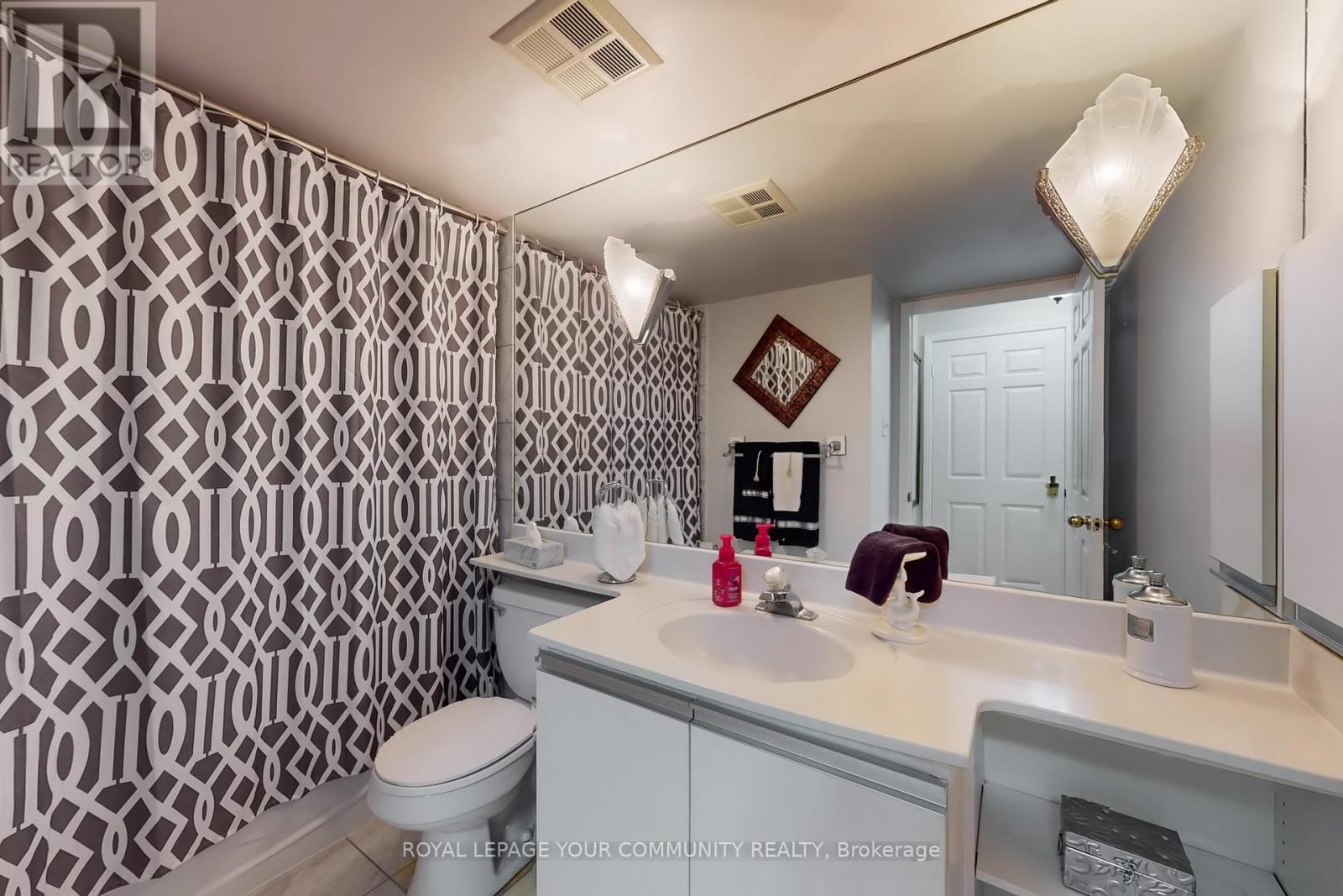 












404 - 24 HANOVER ROAD

,
Brampton,




Ontario
L6S5K8

