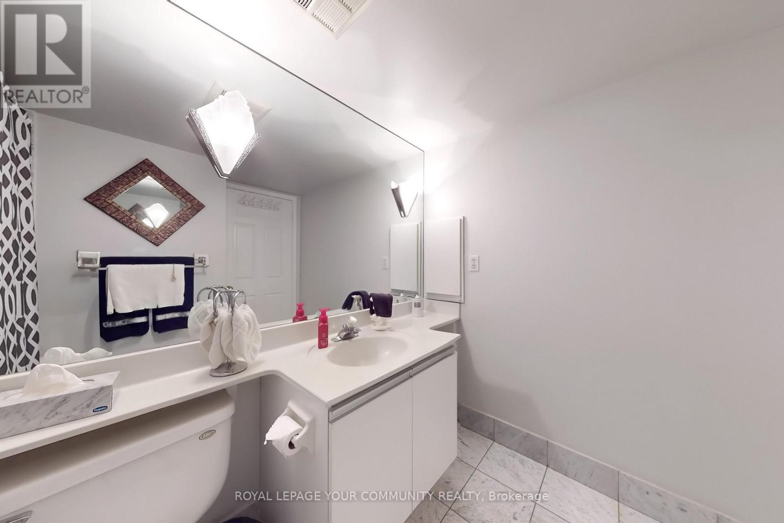 












404 - 24 HANOVER ROAD

,
Brampton,




Ontario
L6S5K8


