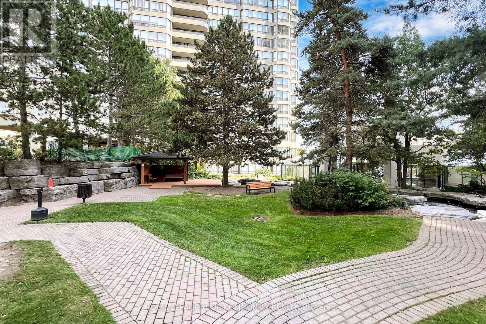 












404 - 24 HANOVER ROAD

,
Brampton,




Ontario
L6S5K8


