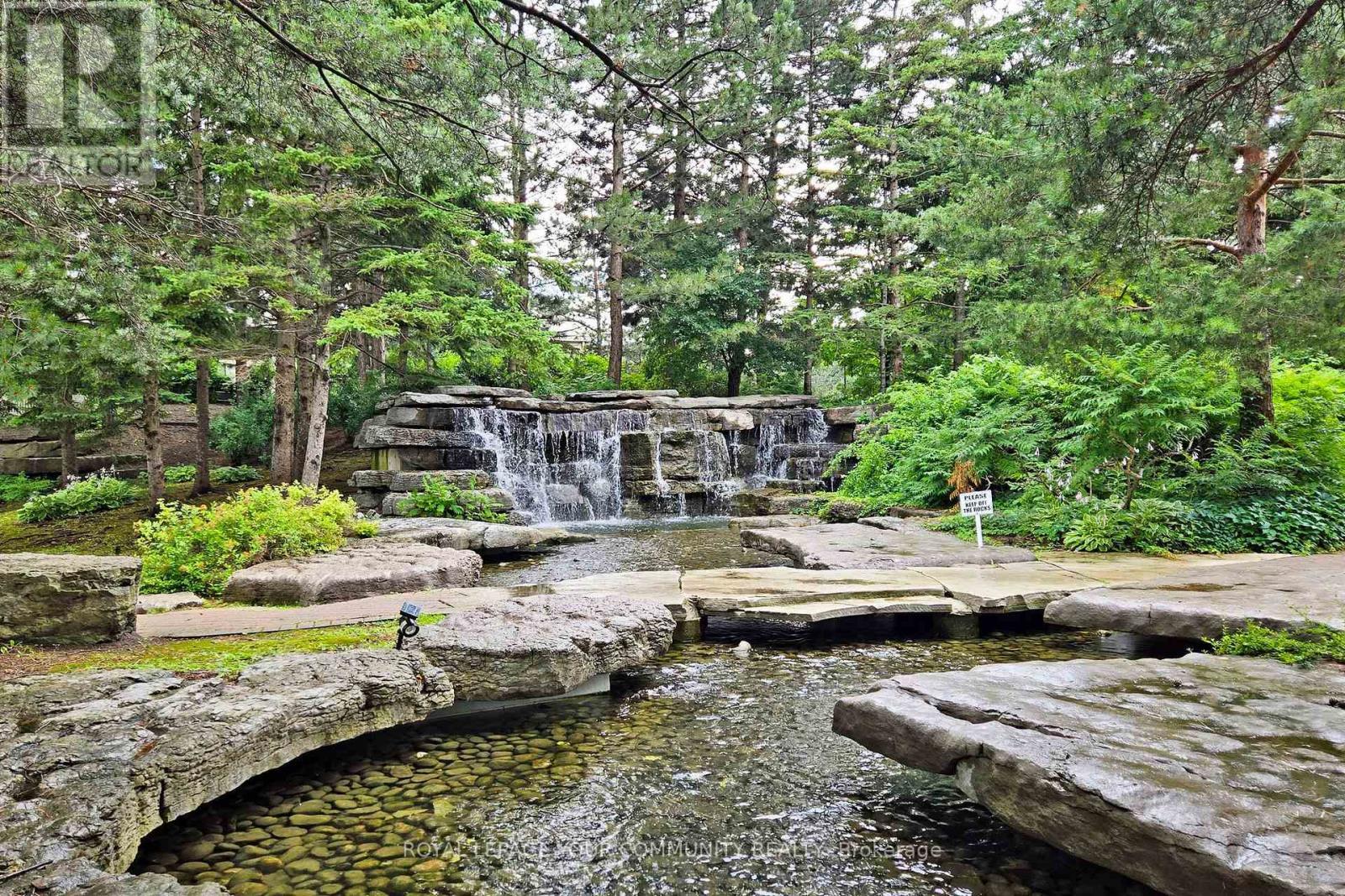 












404 - 24 HANOVER ROAD

,
Brampton,




Ontario
L6S5K8

