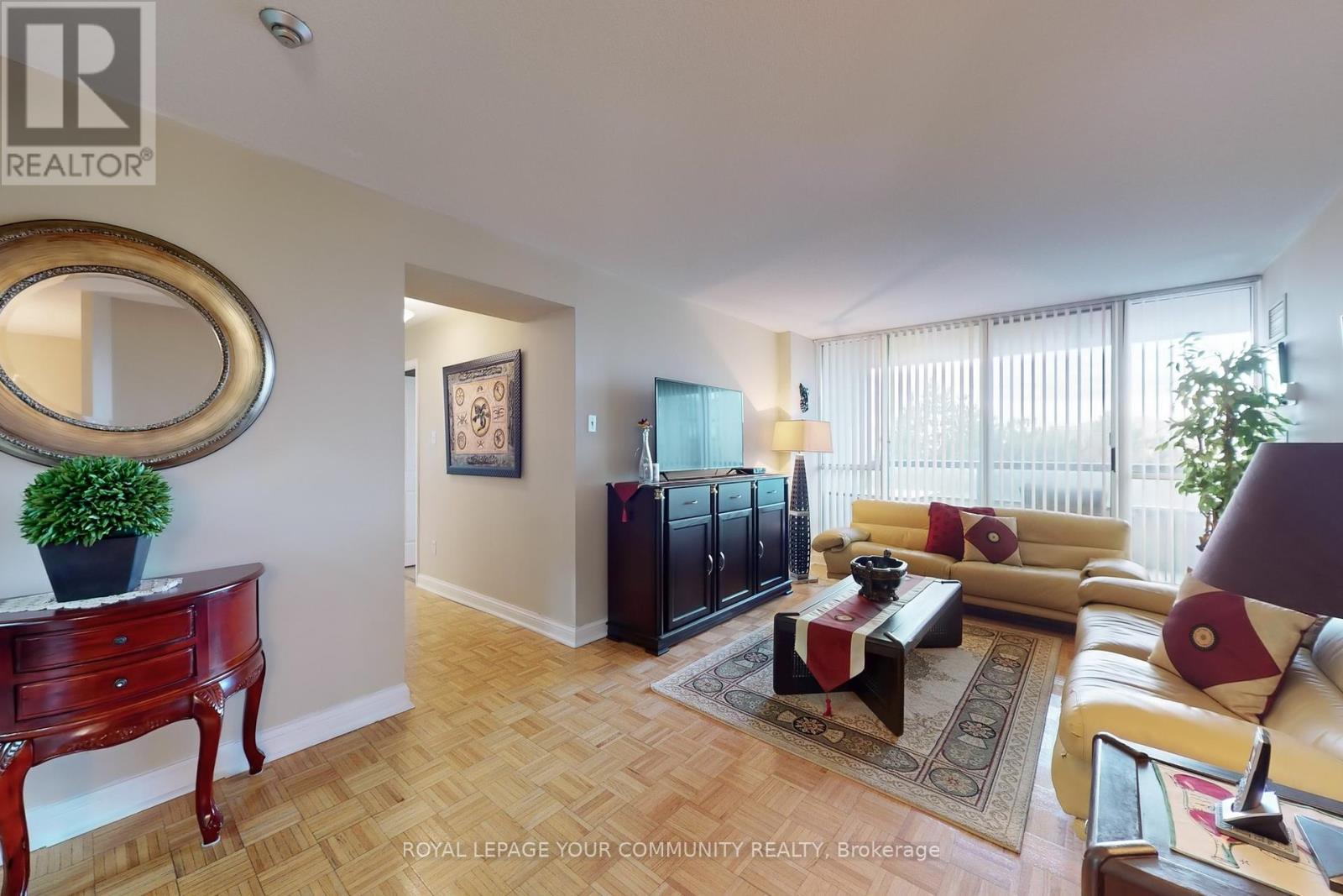 












404 - 24 HANOVER ROAD

,
Brampton,




Ontario
L6S5K8

