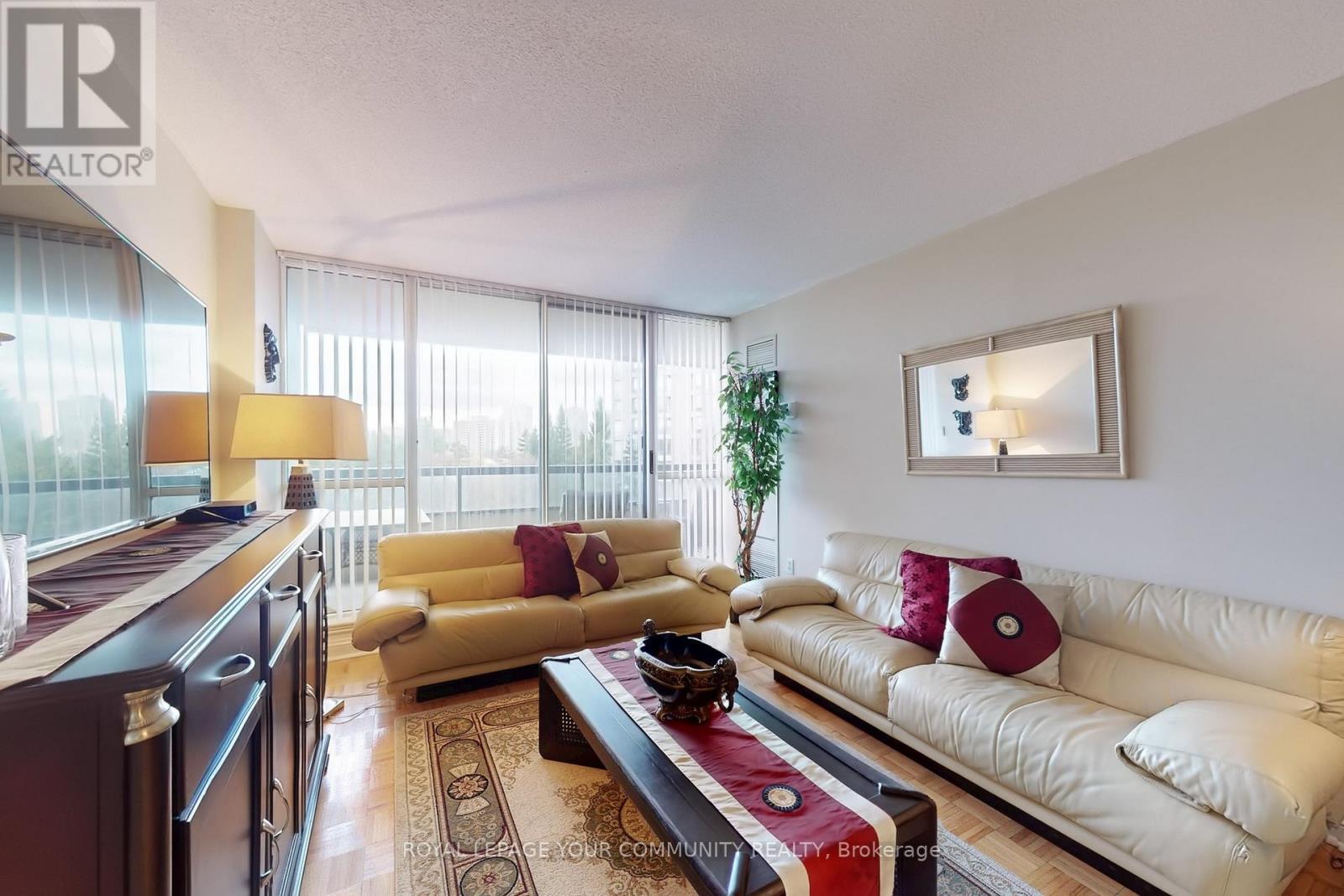 












404 - 24 HANOVER ROAD

,
Brampton,




Ontario
L6S5K8


