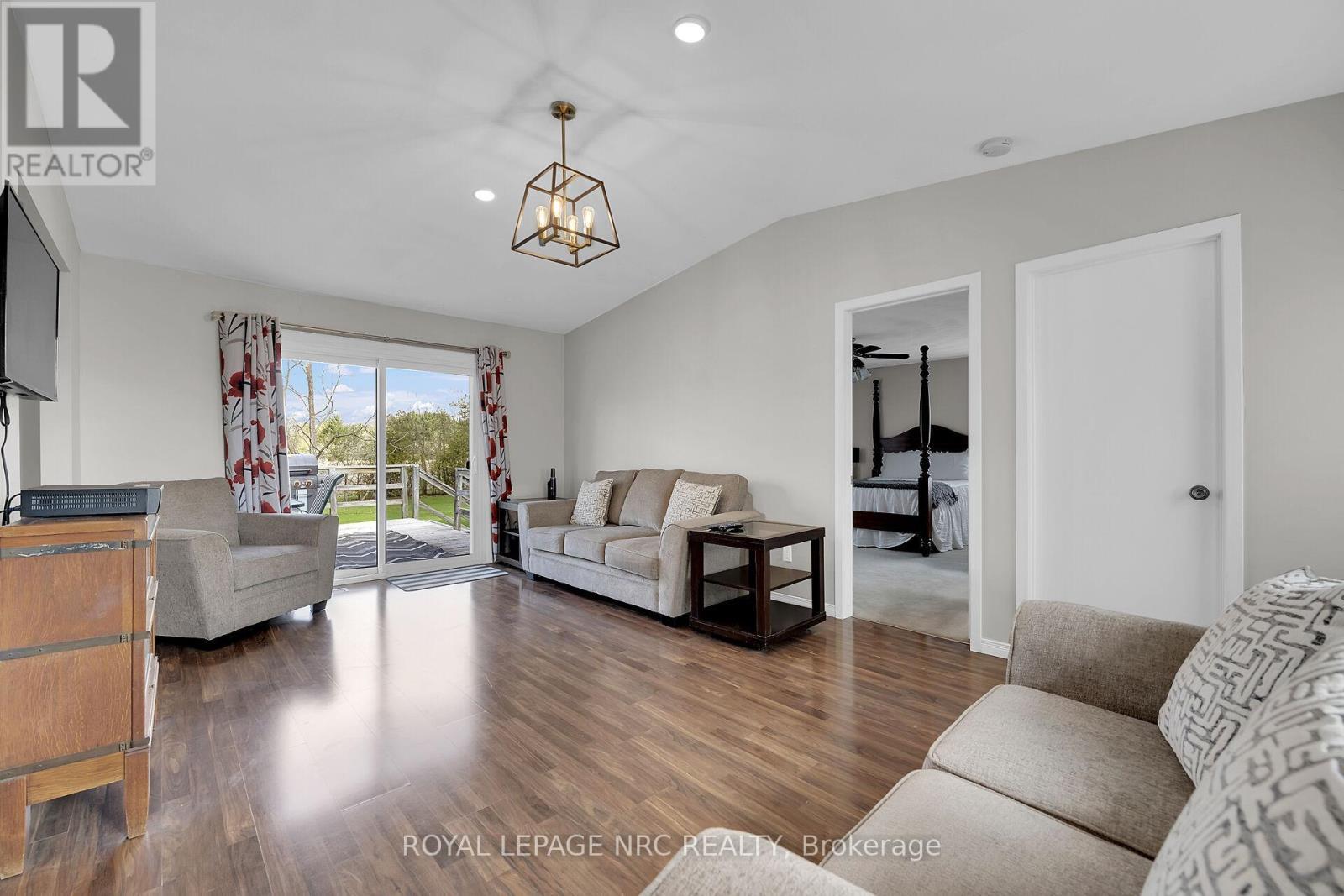 












328 HALDIMAND ROAD 17

,
Haldimand,




Ontario
N1A2W4

