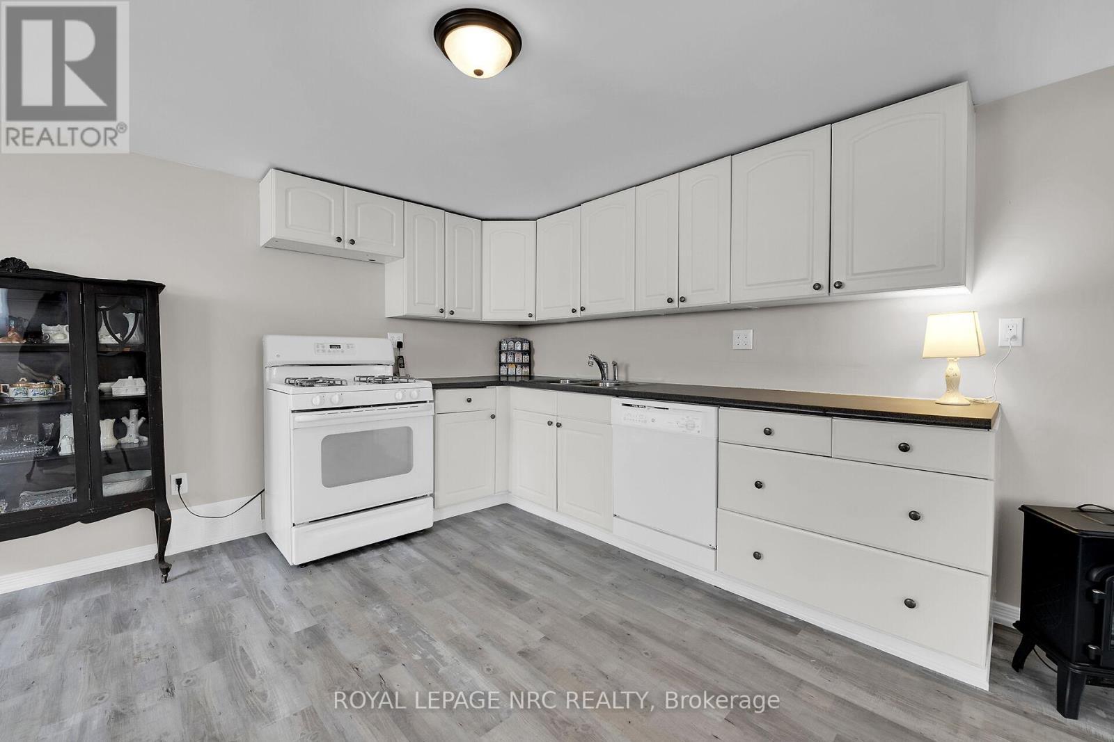 












328 HALDIMAND ROAD 17

,
Haldimand,




Ontario
N1A2W4

