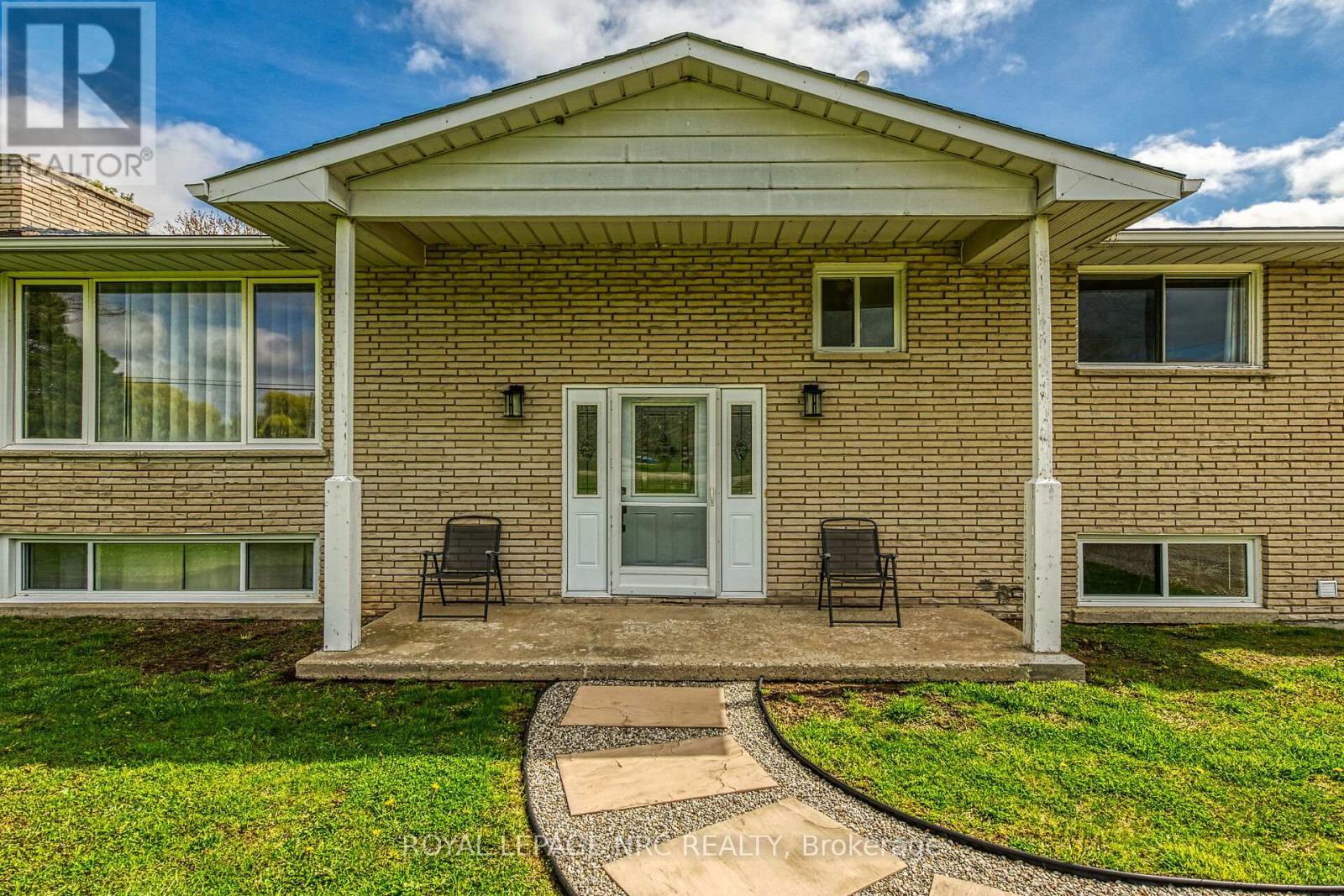












328 HALDIMAND ROAD 17

,
Haldimand,




Ontario
N1A2W4

