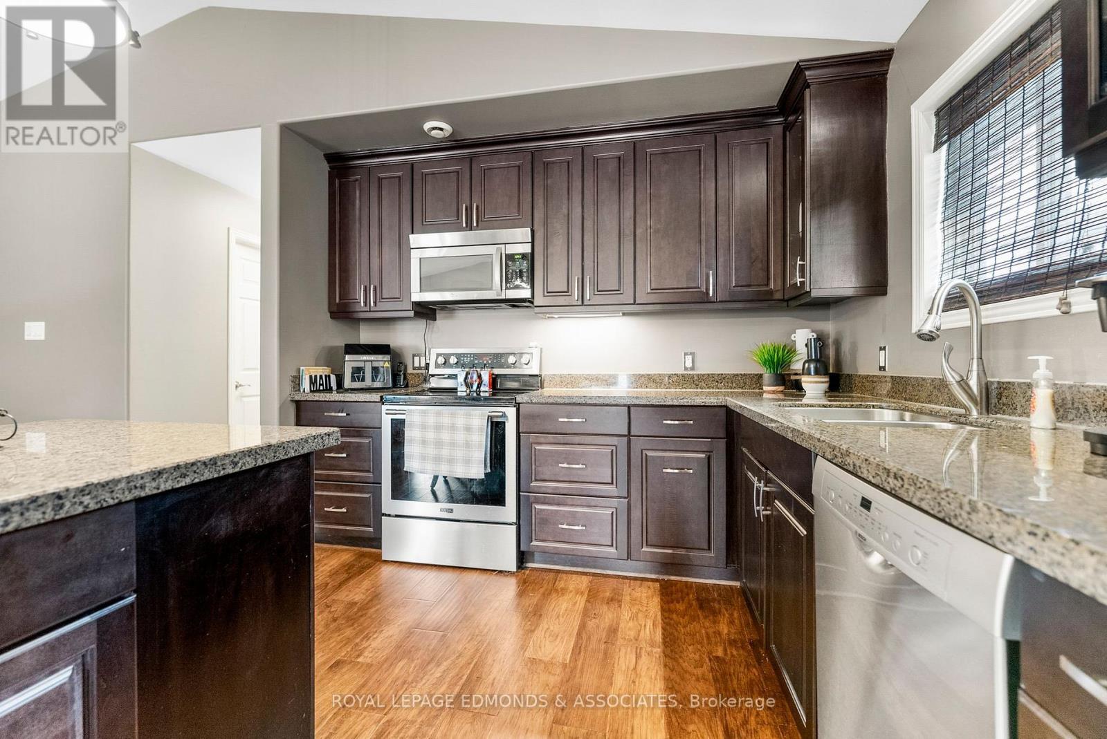 












531 MACY AVENUE

,
Laurentian Valley,




Ontario
K8A0A2

