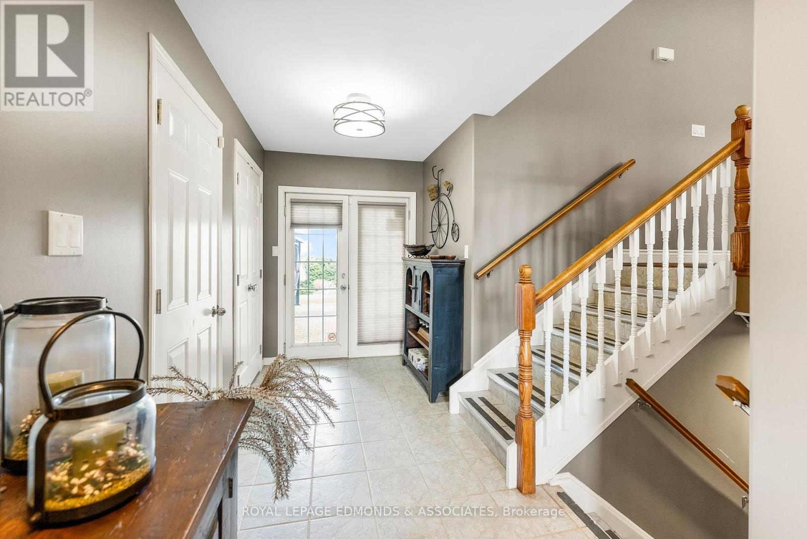 












531 MACY AVENUE

,
Laurentian Valley,




Ontario
K8A0A2

