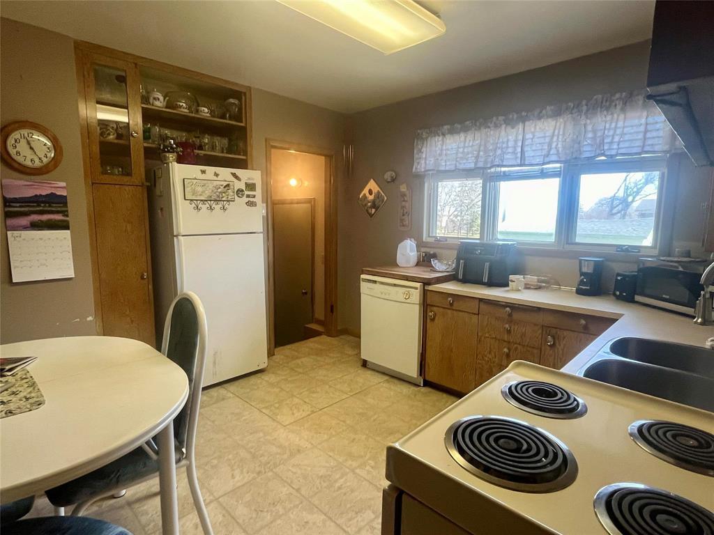 












790 Cook Street

,
Boissevain,




Manitoba
R0K0E0

